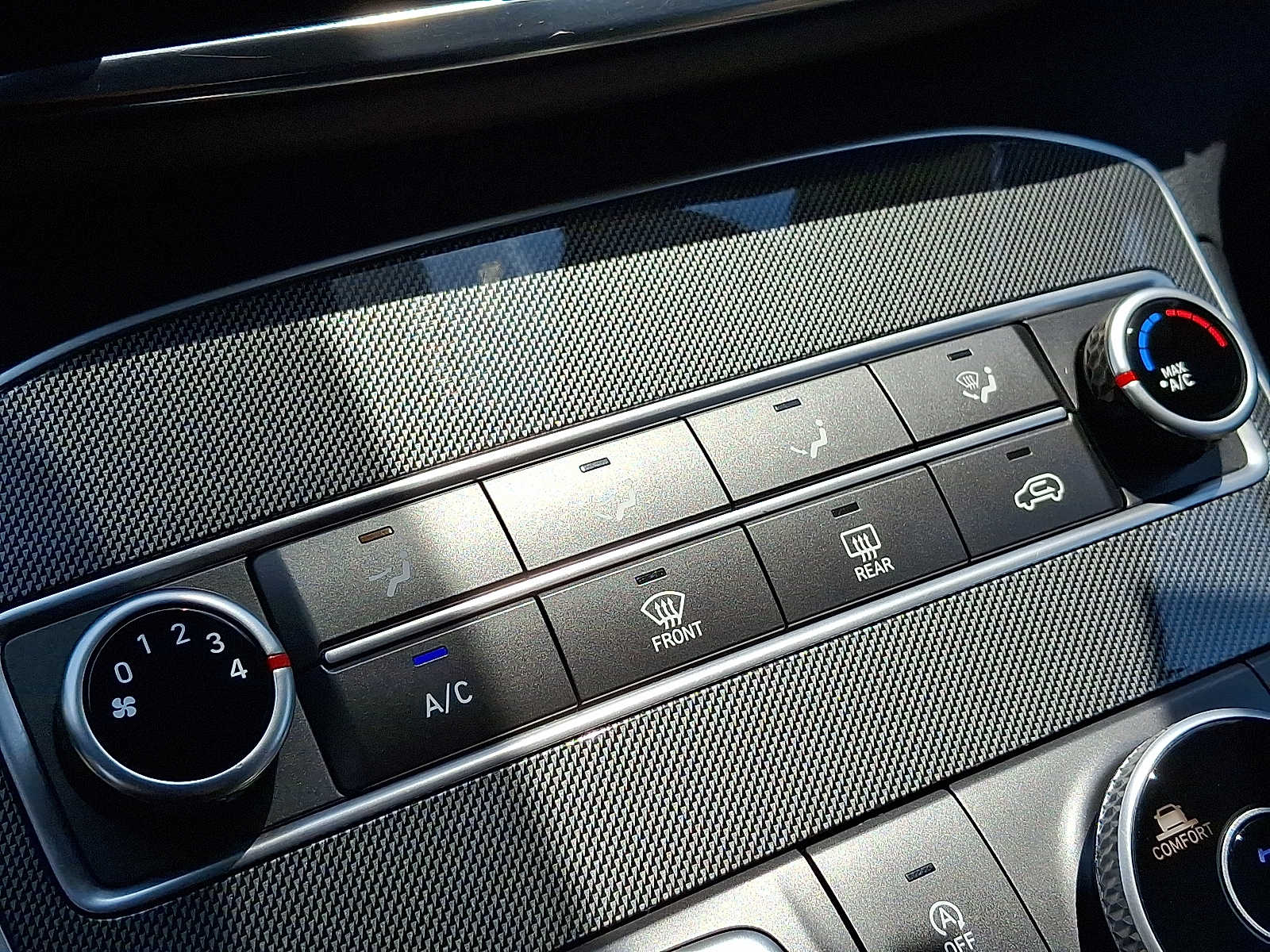2023 Hyundai Santa Fe SE - Photo 16