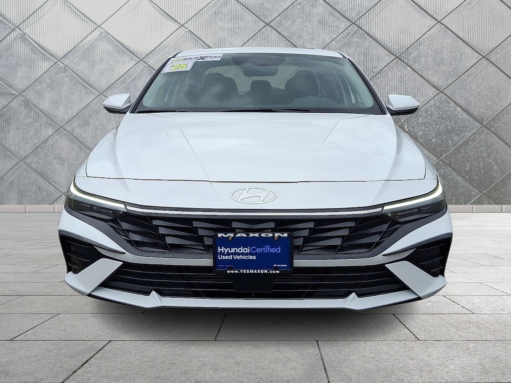 Certified 2025 Hyundai Elantra SEL Convenience Sedan