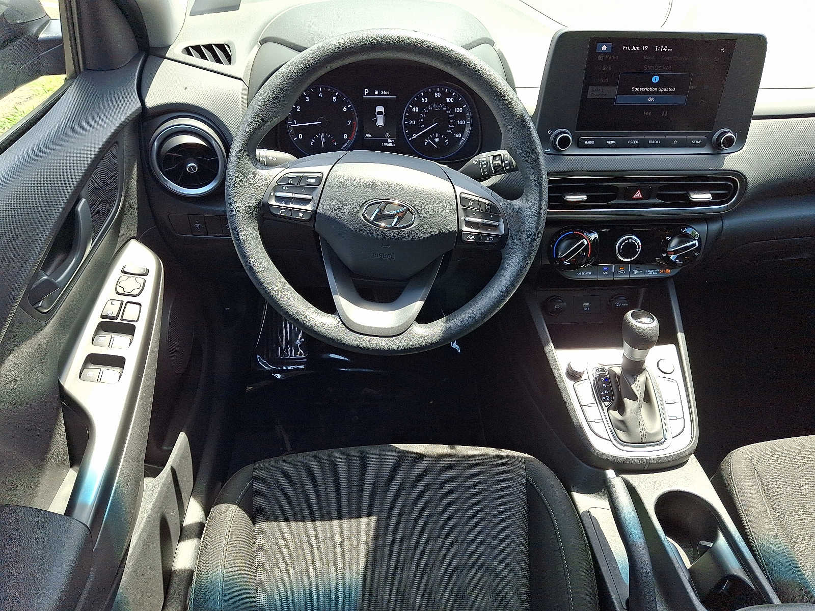 2023 Hyundai Kona SEL - Photo 12
