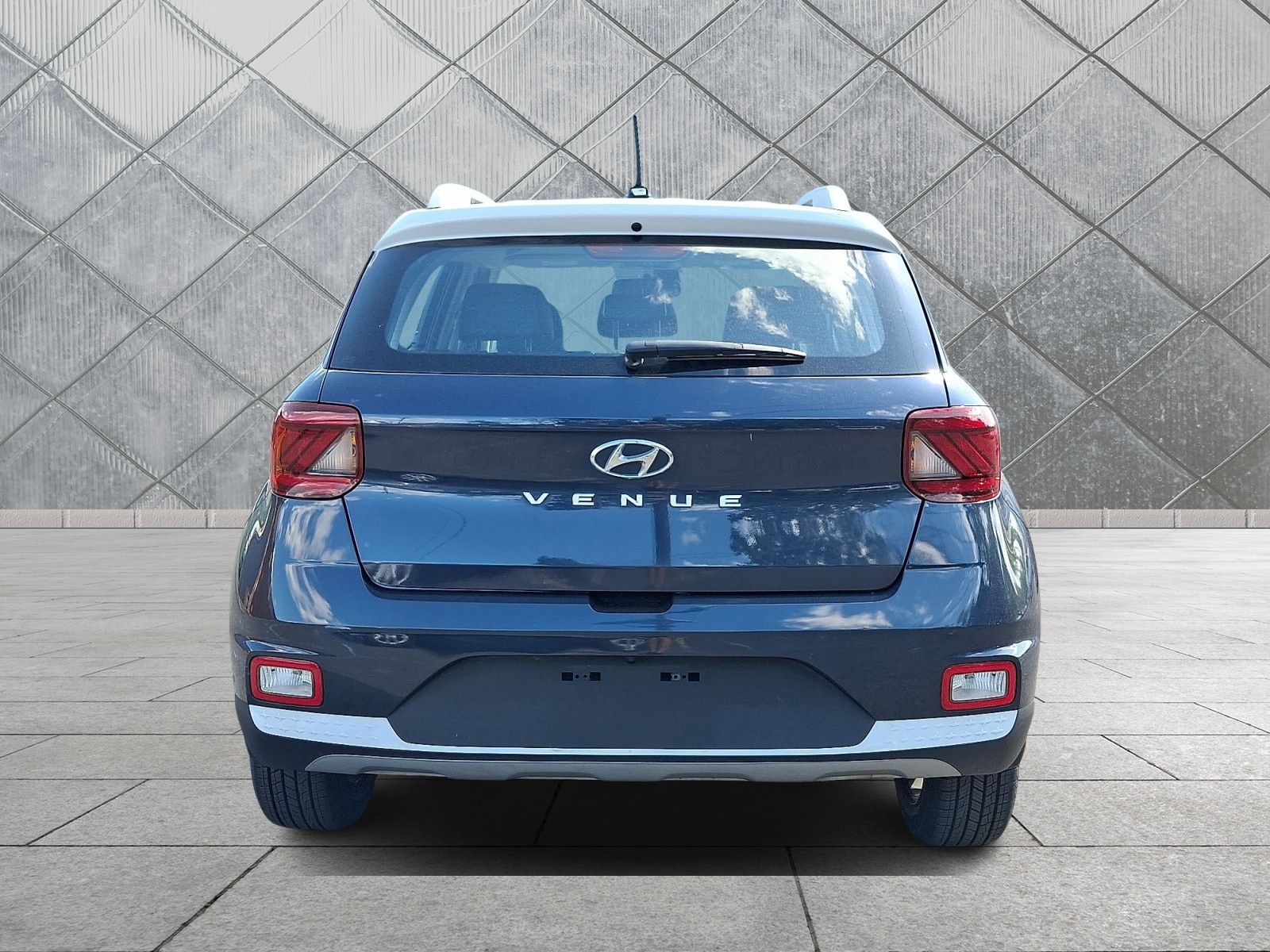 2023 Hyundai Venue Limited - Photo 6
