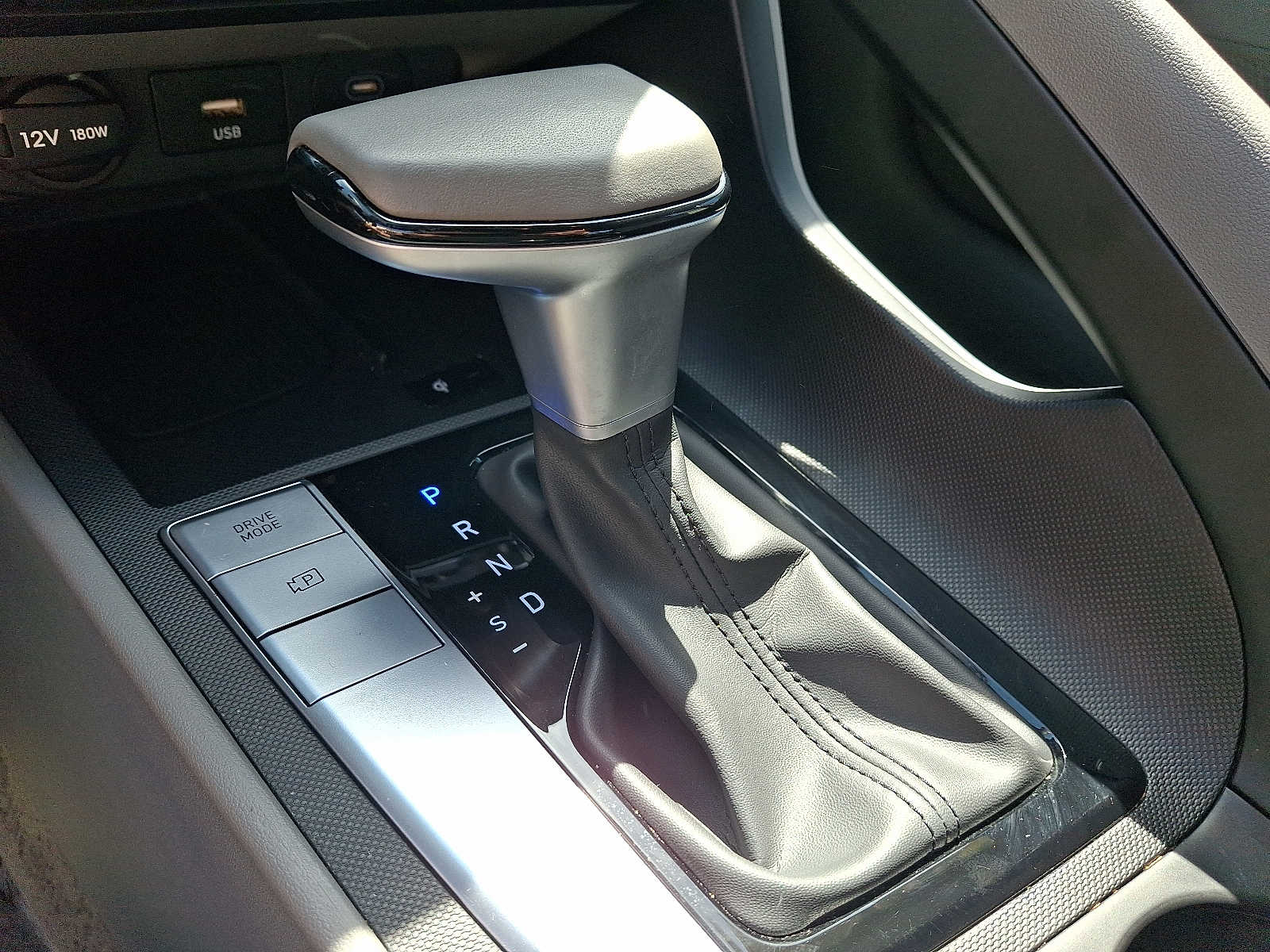 2026 Hyundai Elantra SEL Sport - Photo 14
