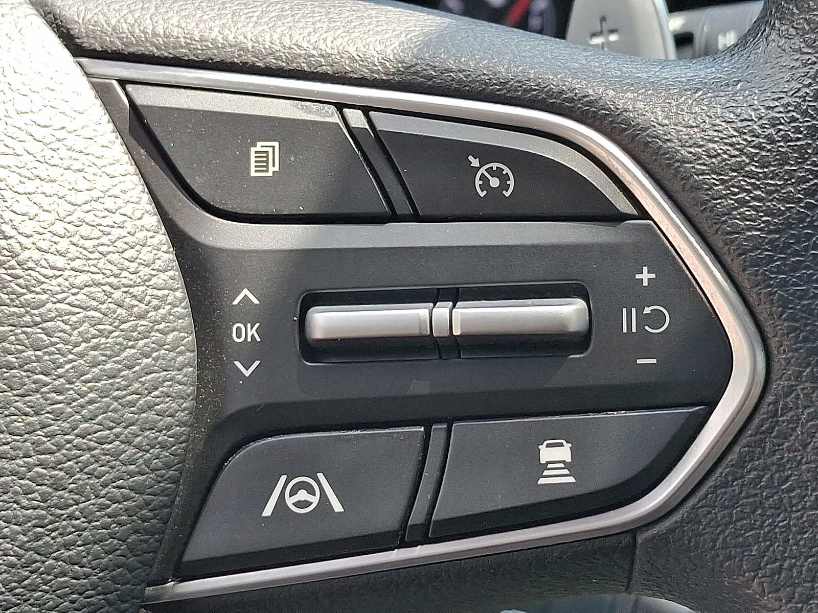 2023 Hyundai Santa Fe SE - Photo 22