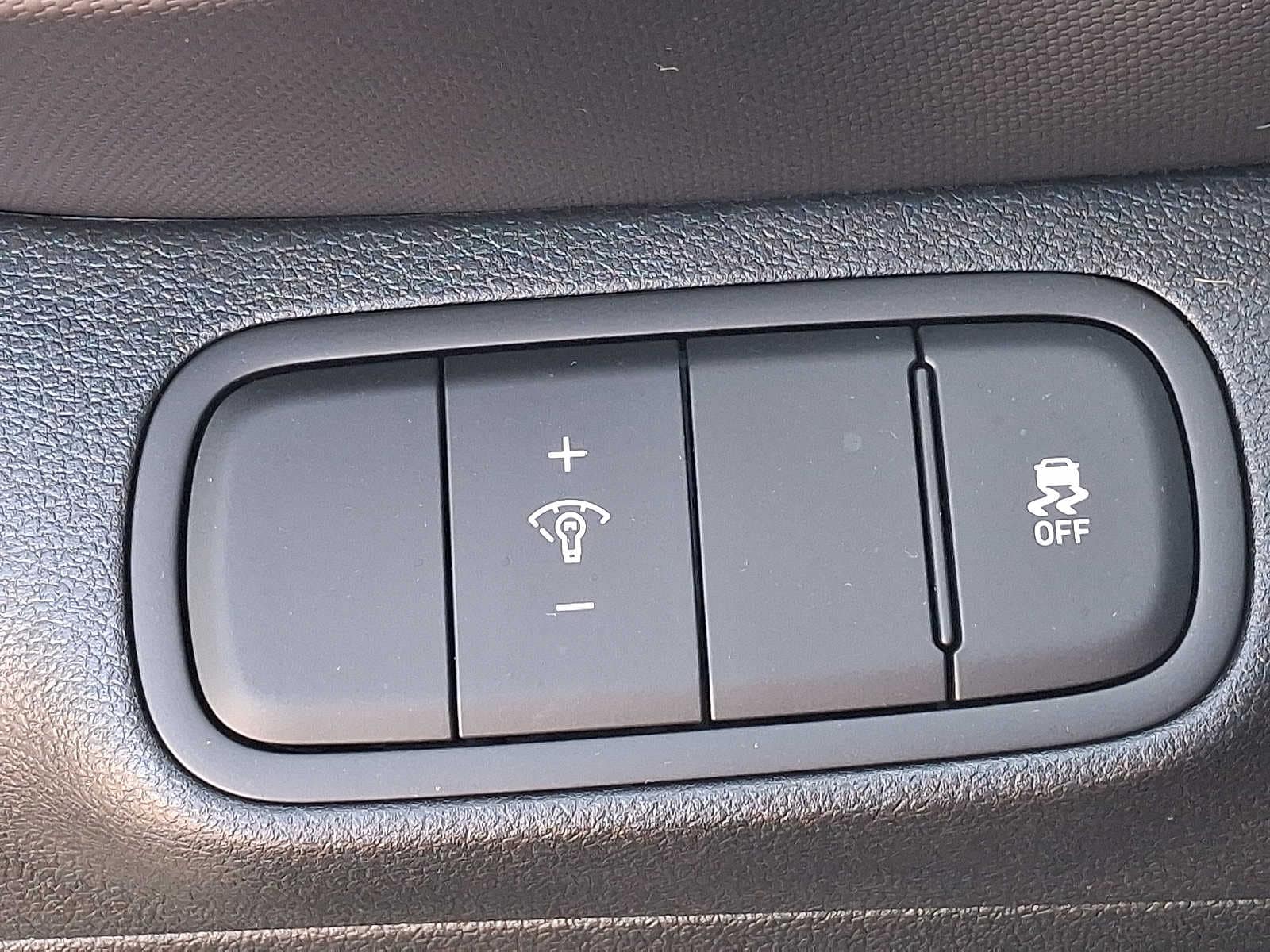 2024 Hyundai Venue SE - Photo 25