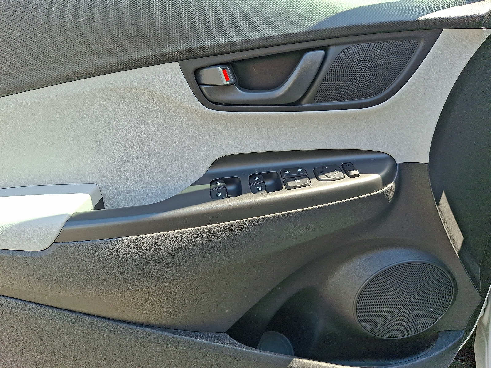 2023 Hyundai Kona SEL - Photo 13