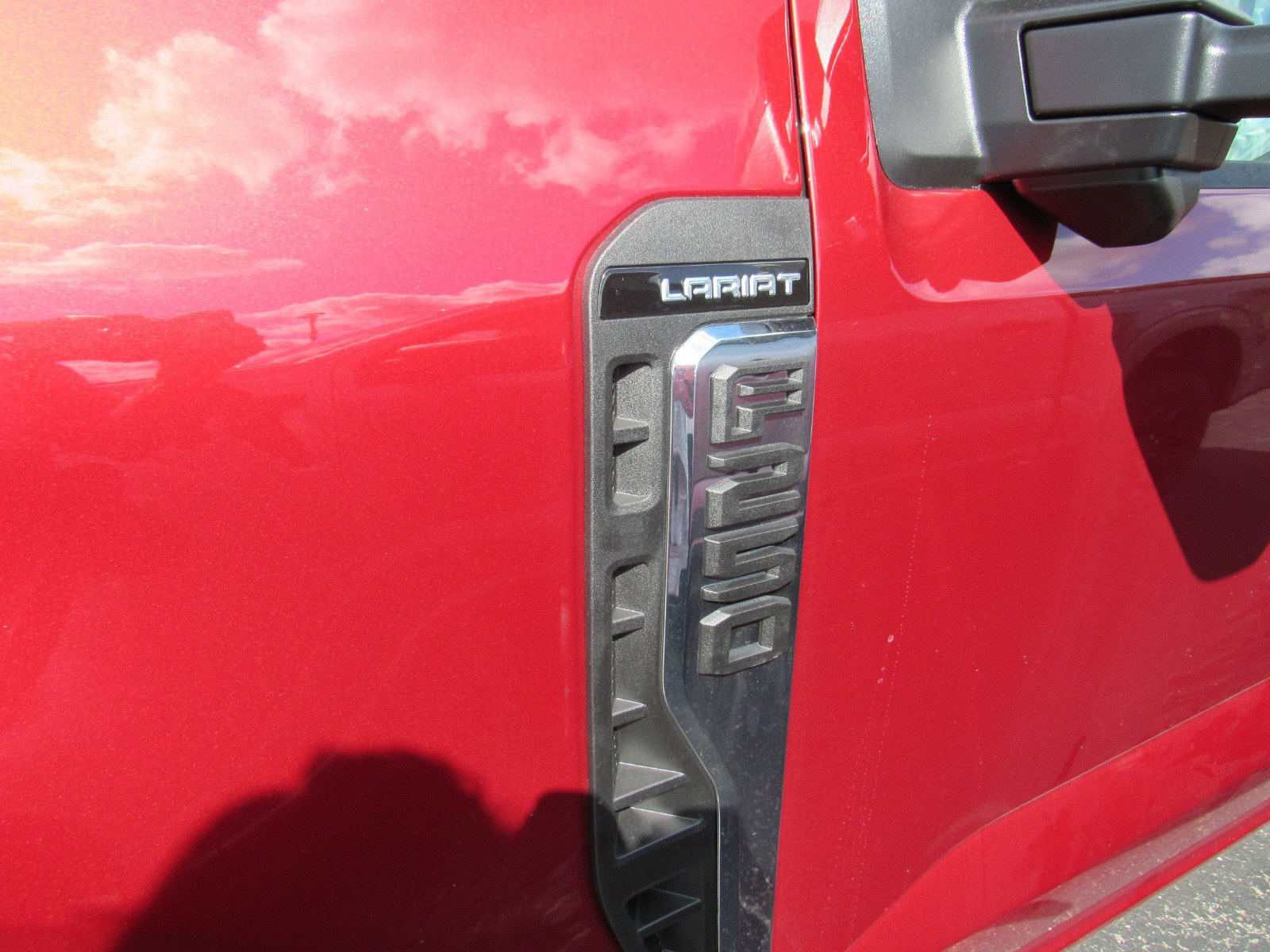 2026 Ford F-250 Lariat photo 2