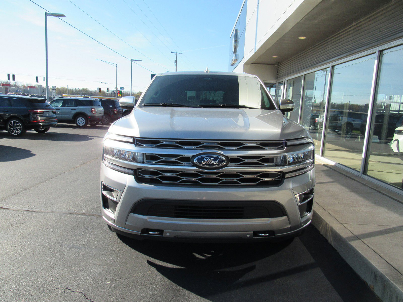 2023 Ford Expedition Platinum photo 2