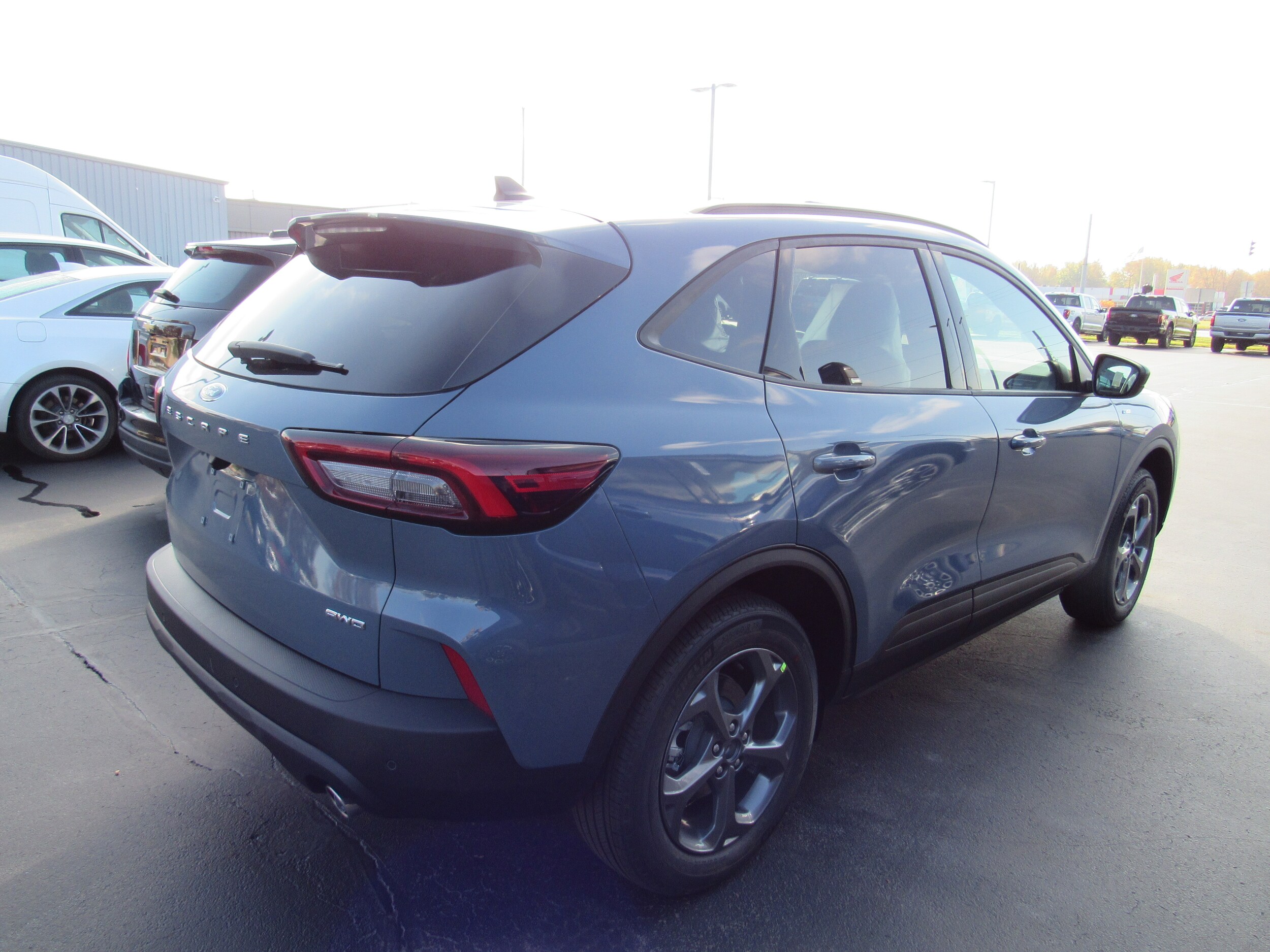 2026 Ford Escape Hybrid Platinum photo 4