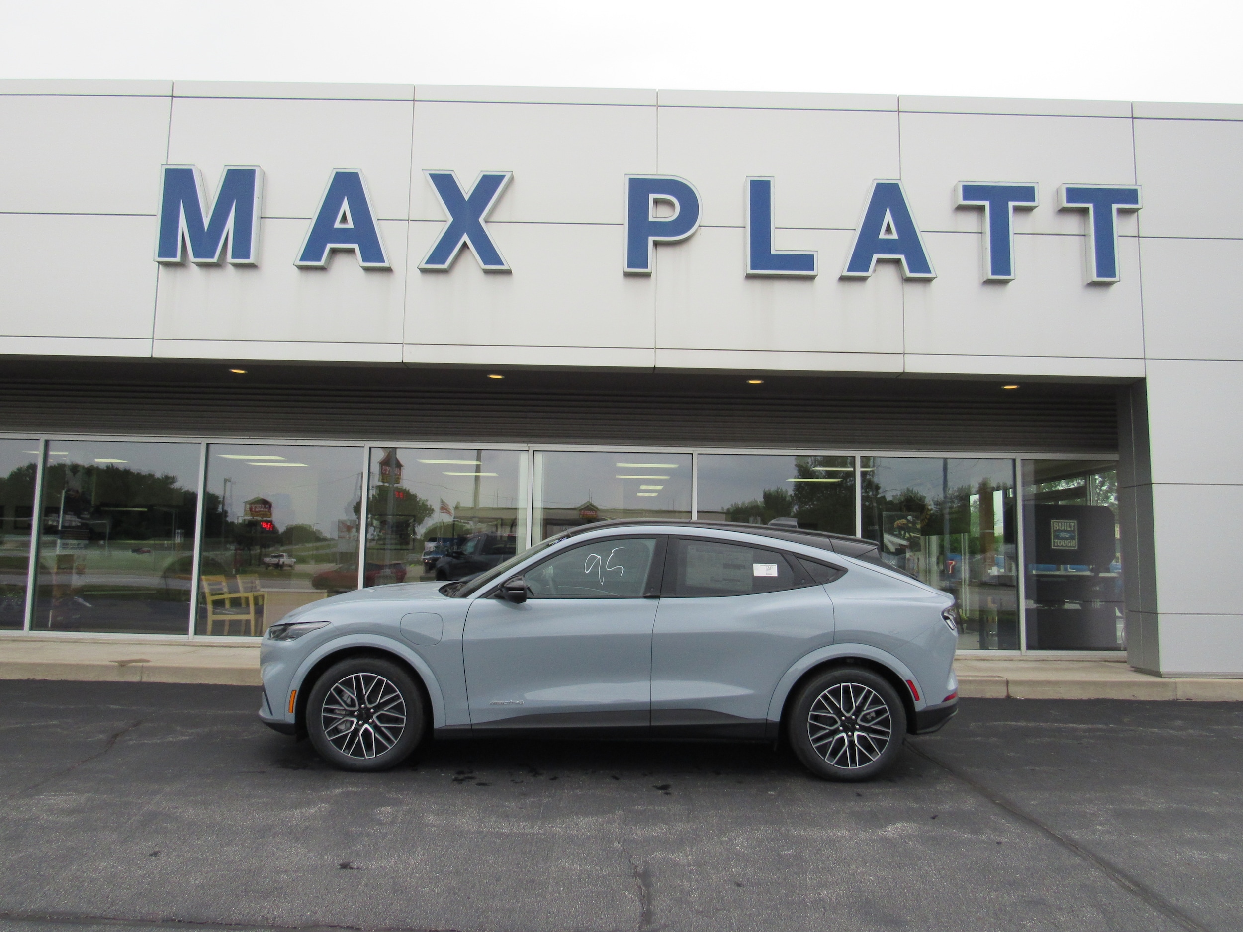 2025 Ford Mustang Mach-E Premium AWD 