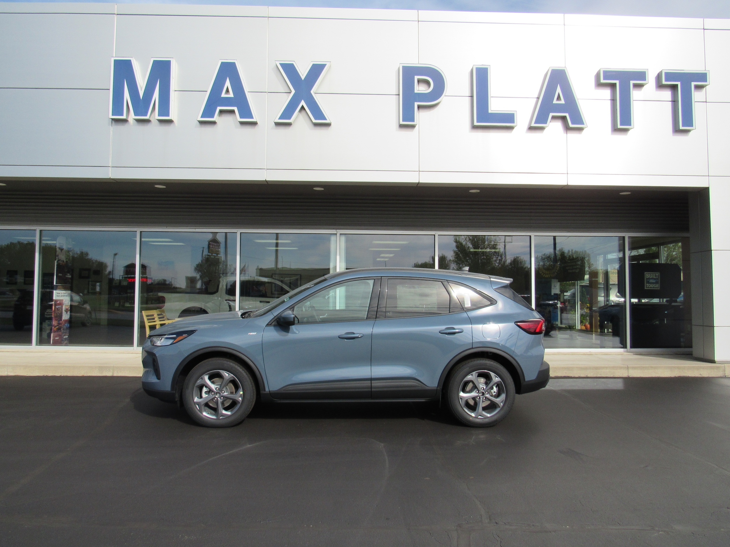 2026 Ford Escape ST-Line Select's photo