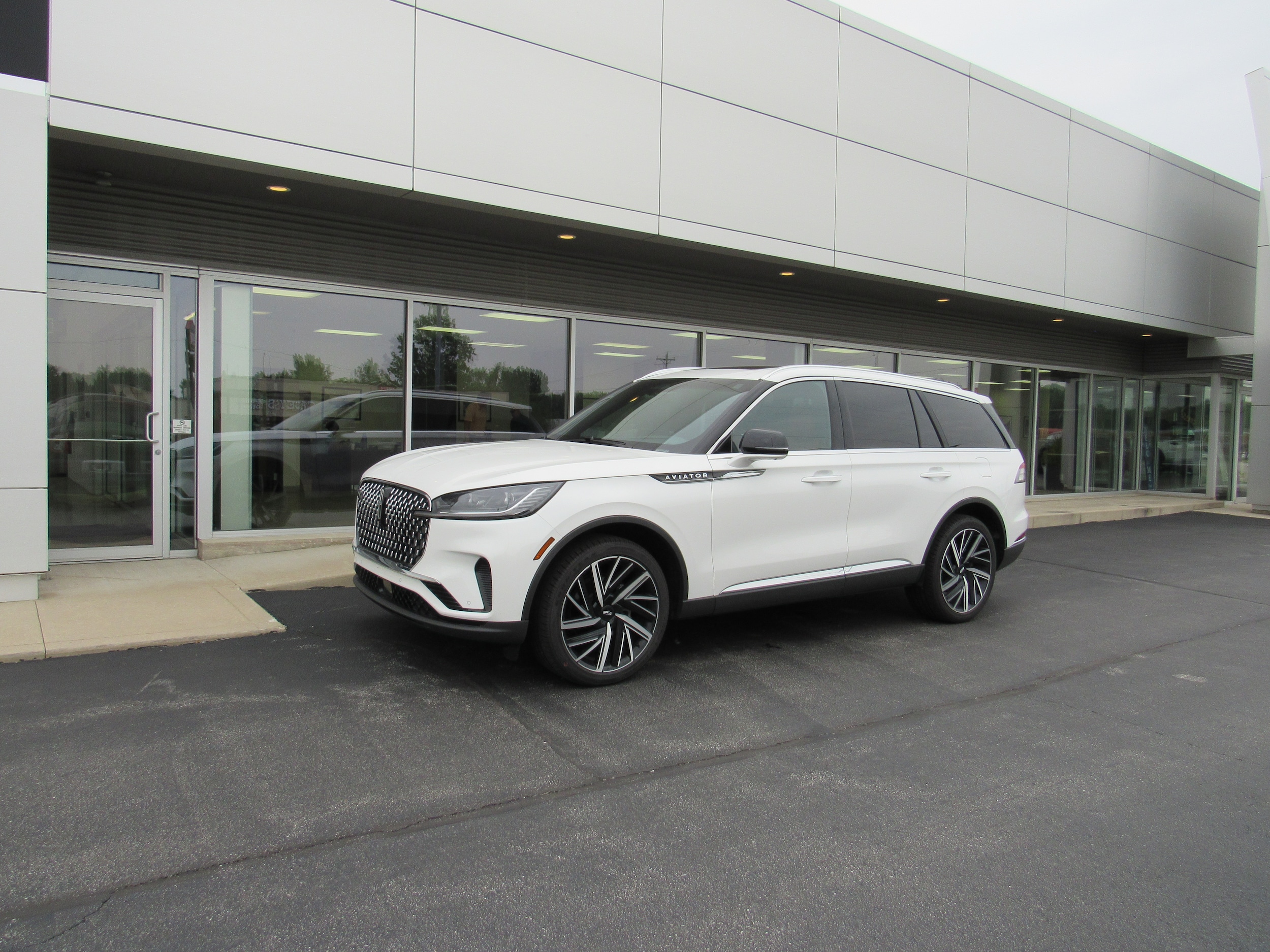 2025 Lincoln Aviator Reserve's photo