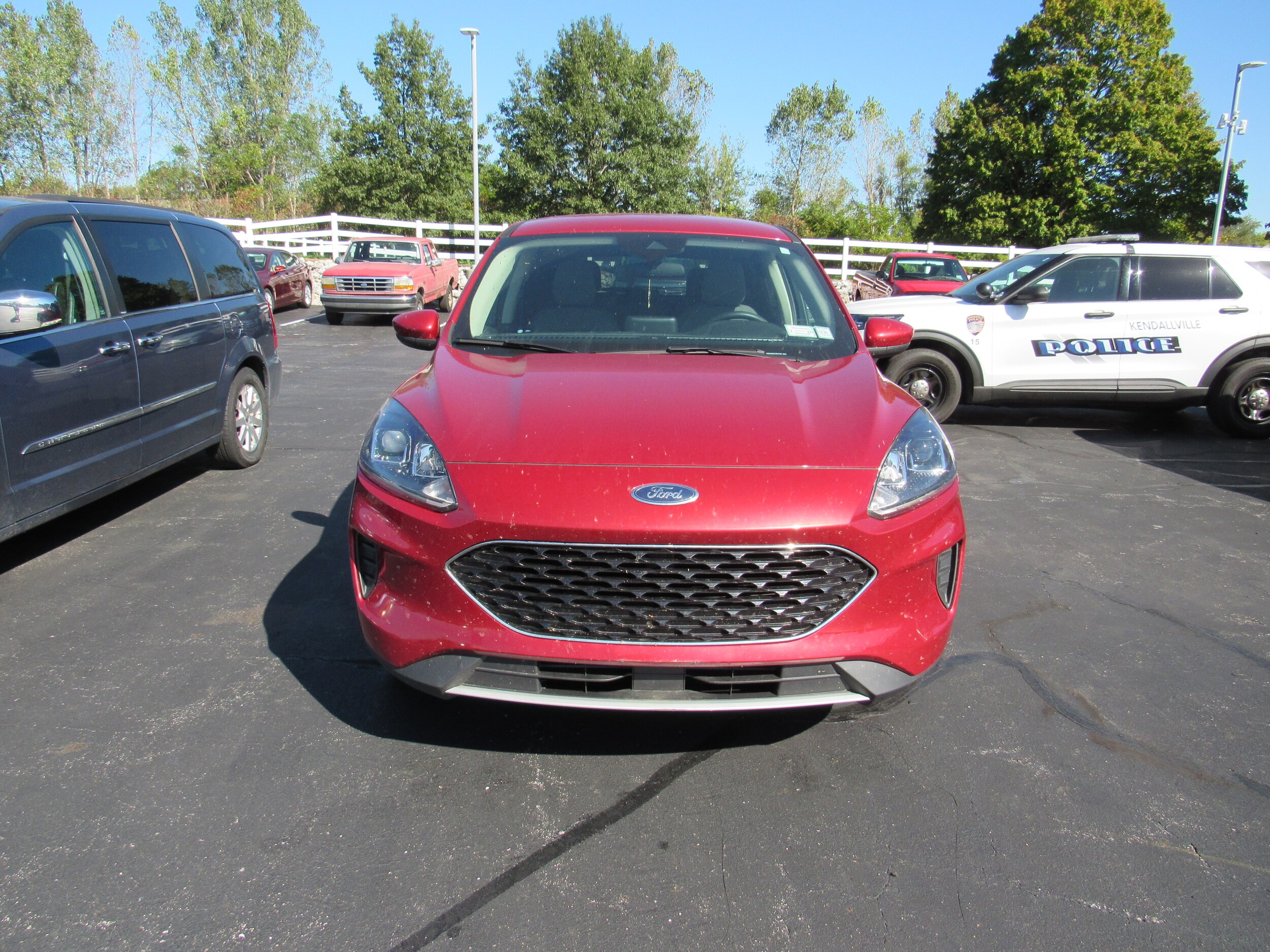 2020 Ford Escape SE photo 2