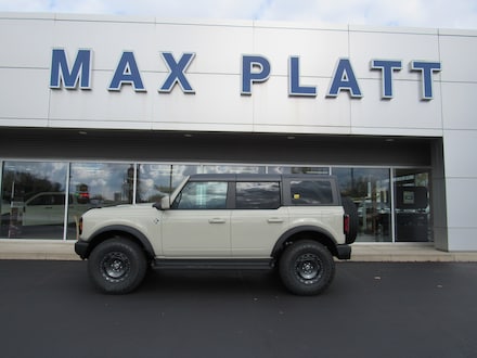 2025 Ford Bronco Outer Banks Outer Banks  4x4