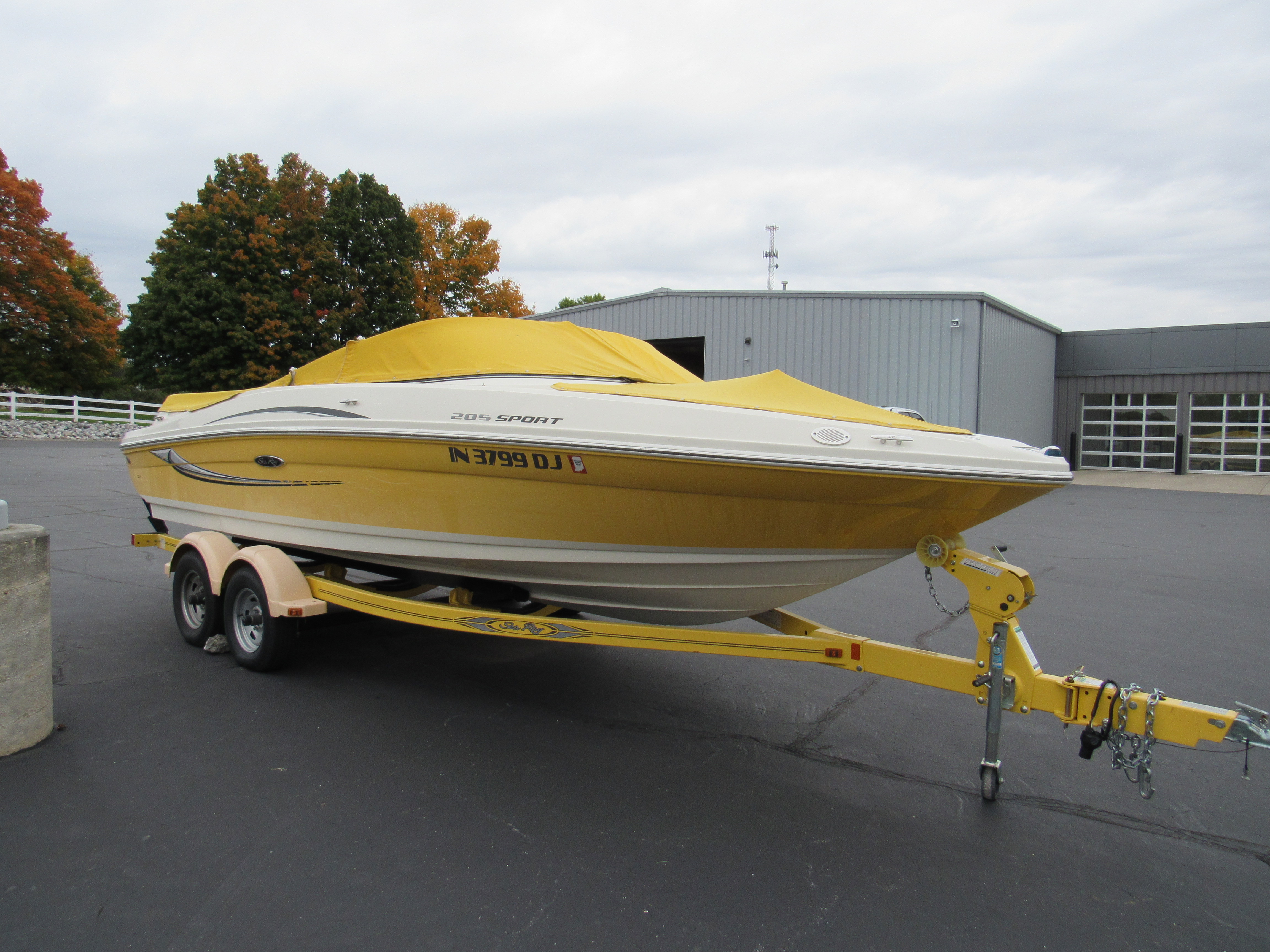 2009 SEA RAY Runabout
