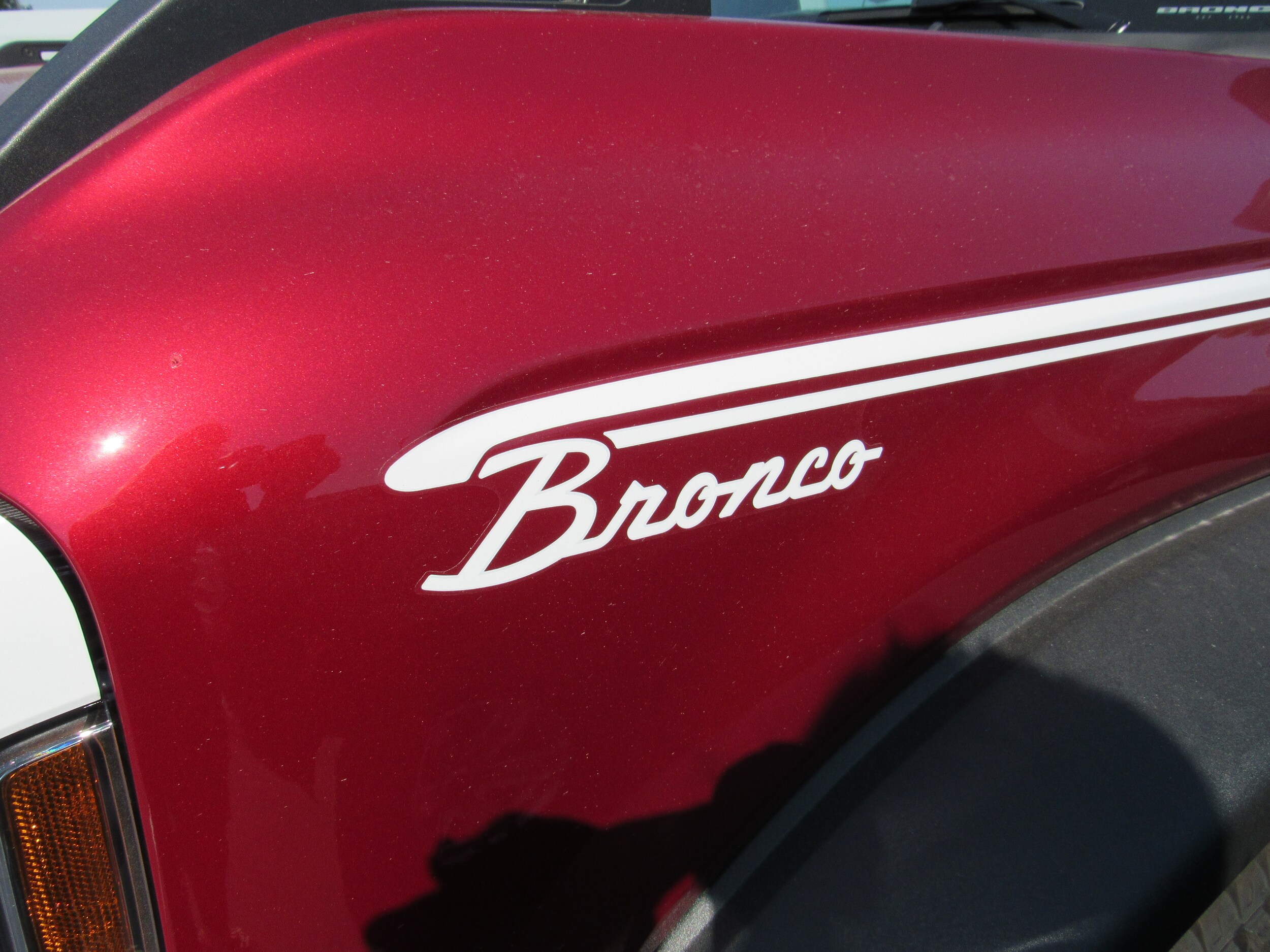 2025 Ford Bronco Heritage First Edition photo 2