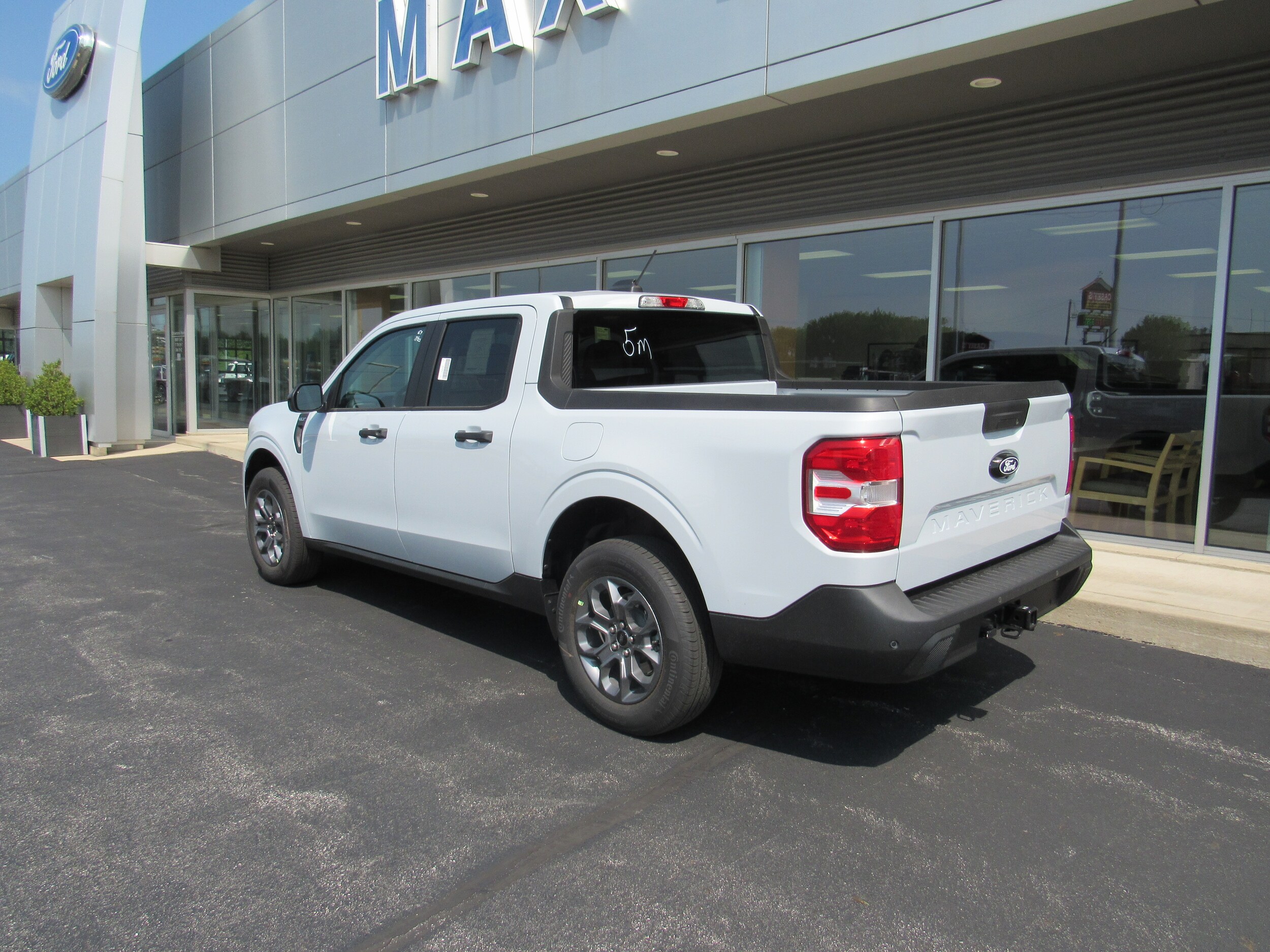 2025 Ford Maverick XLT photo 2
