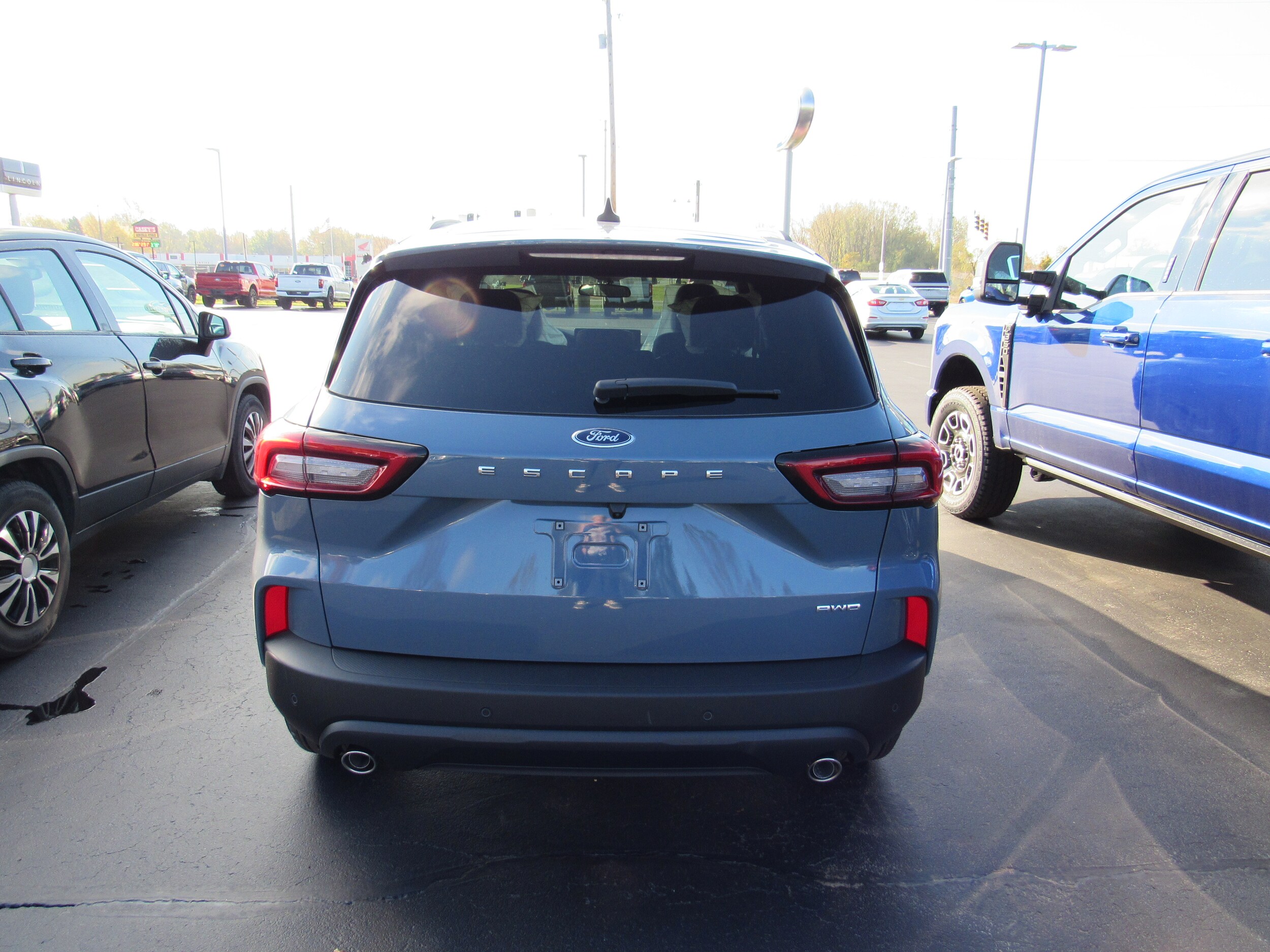 2026 Ford Escape Hybrid Platinum photo 3