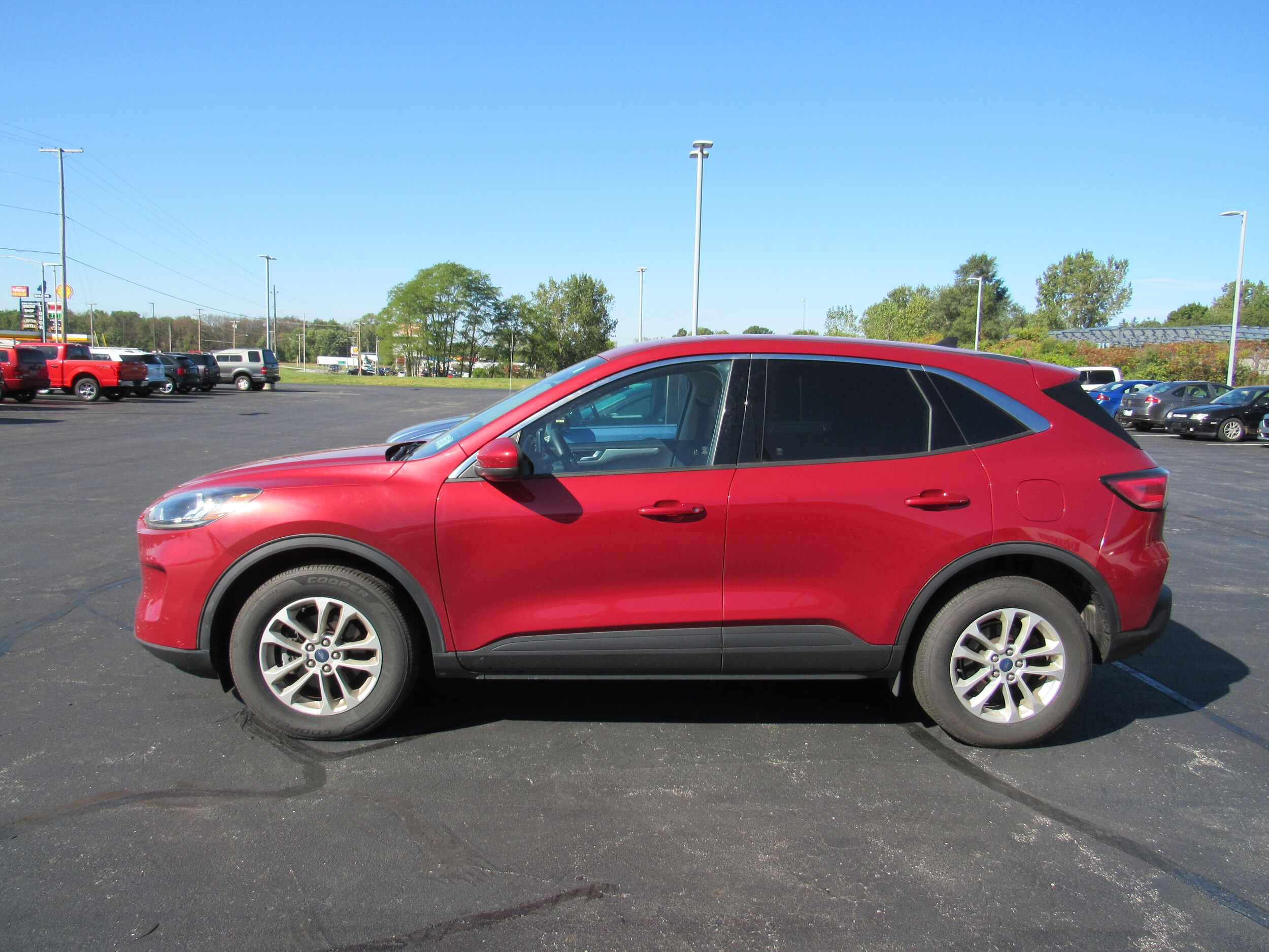 2020 Ford Escape SE photo 4