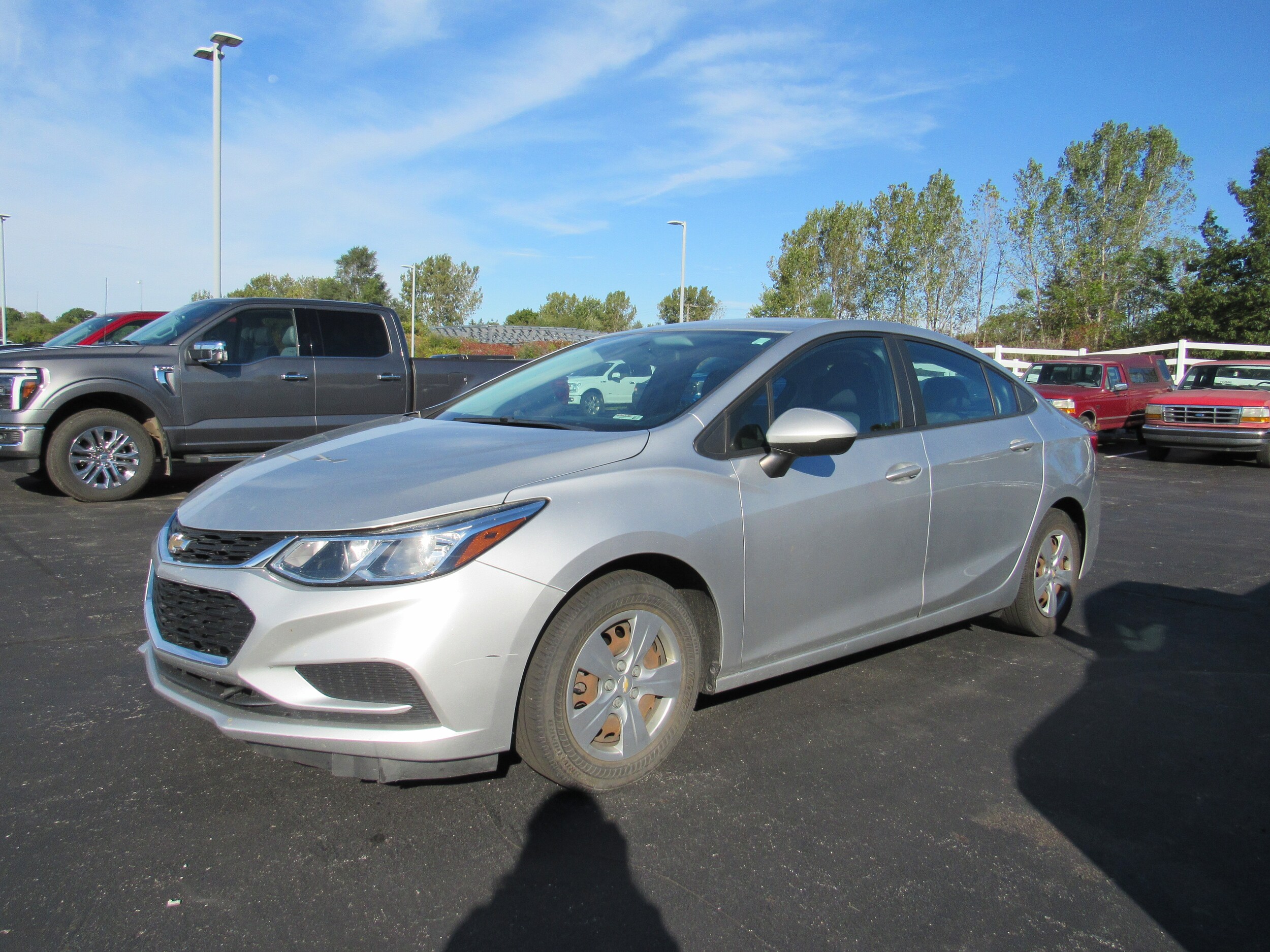 2017 Chevrolet Cruze LS photo 3