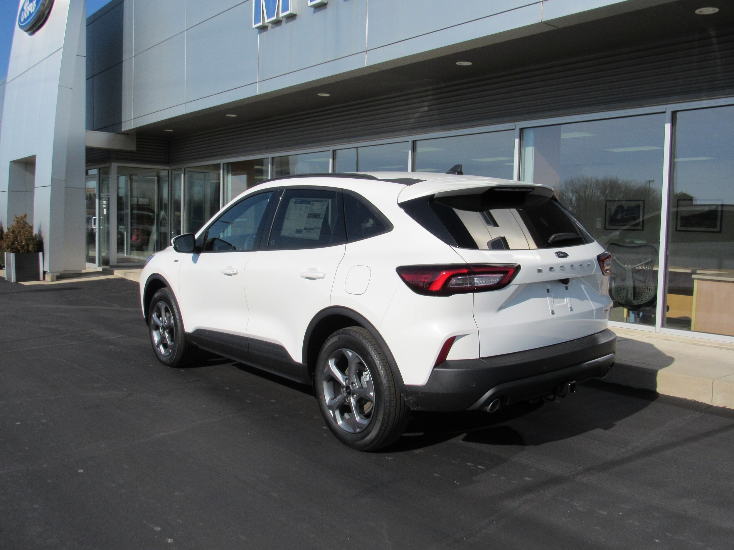 2026 Ford Escape Hybrid ST-Line Select photo 3