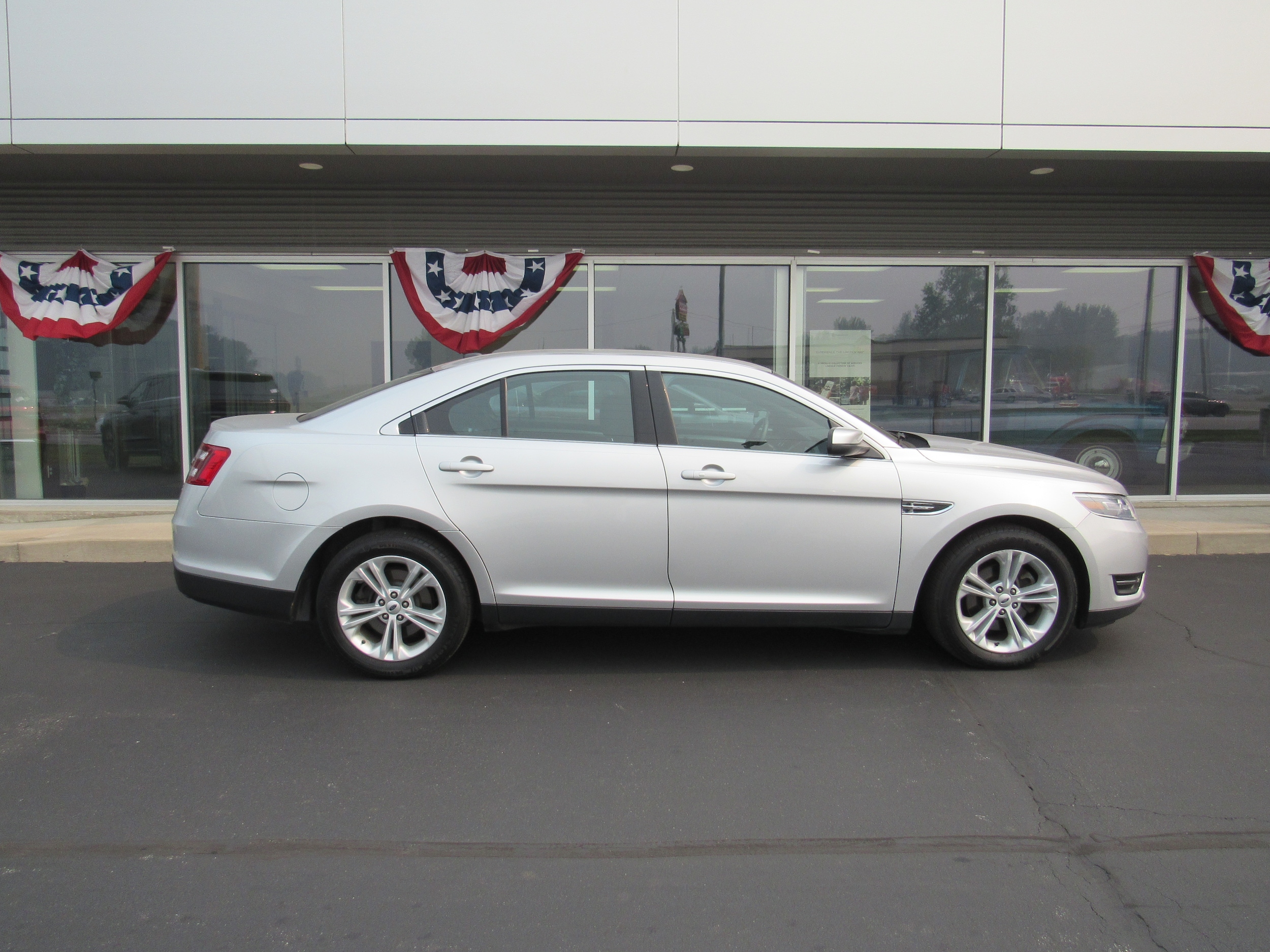 Silver 2018 Ford Taurus Sedan All-Wheel Drive Automatic