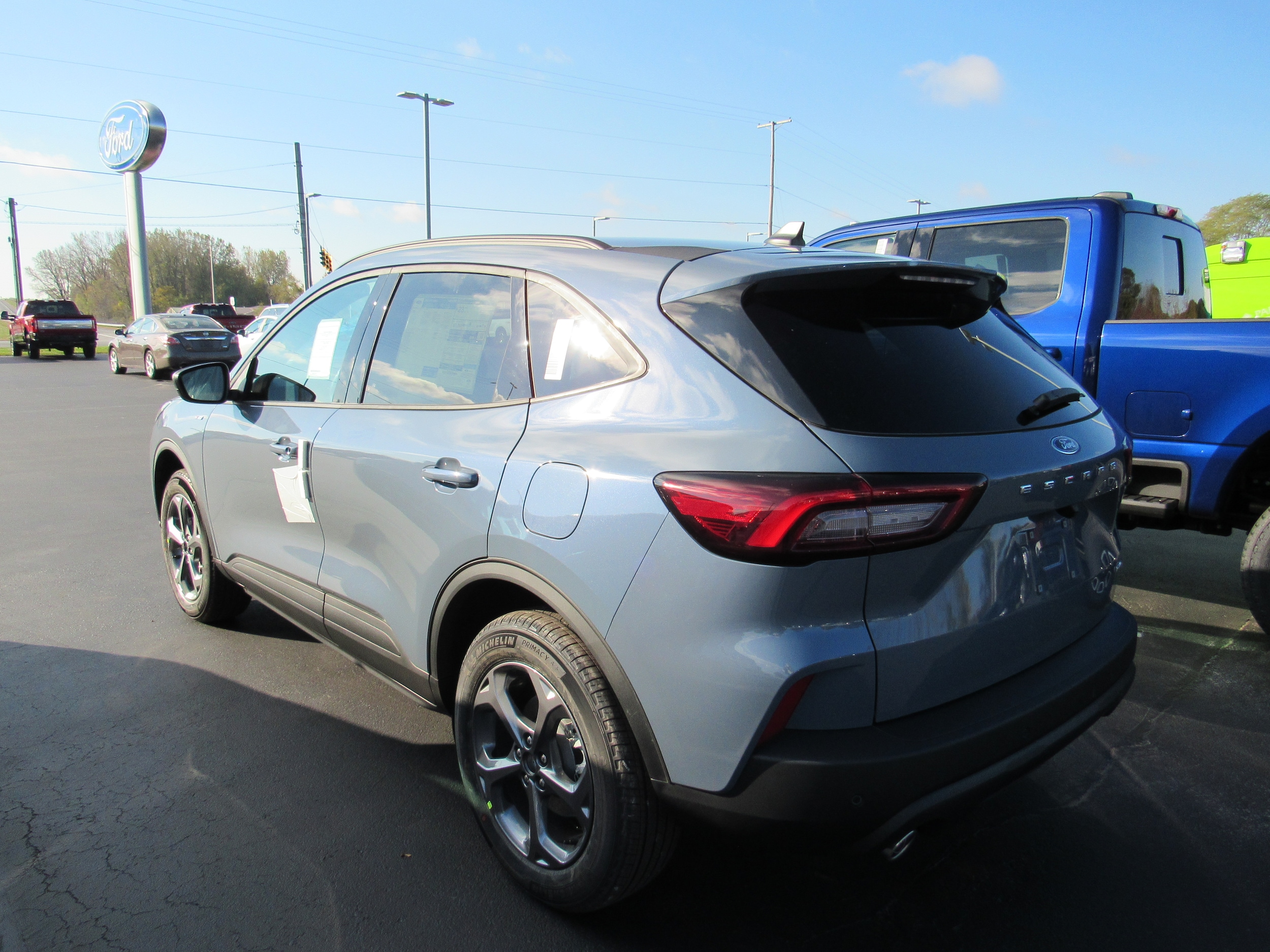 2026 Ford Escape Hybrid Platinum photo 2