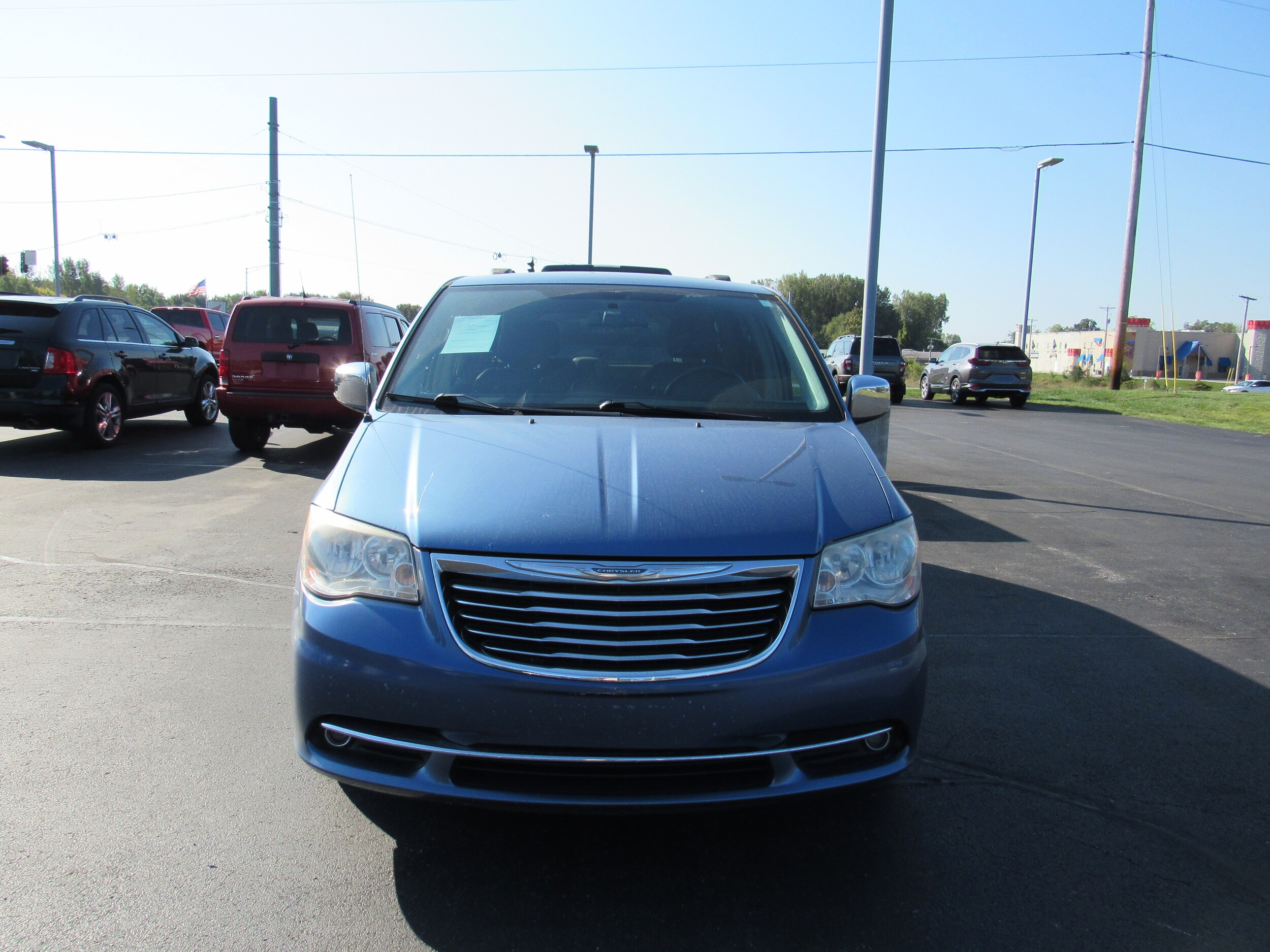 2012 Chrysler Town & Country photo 2