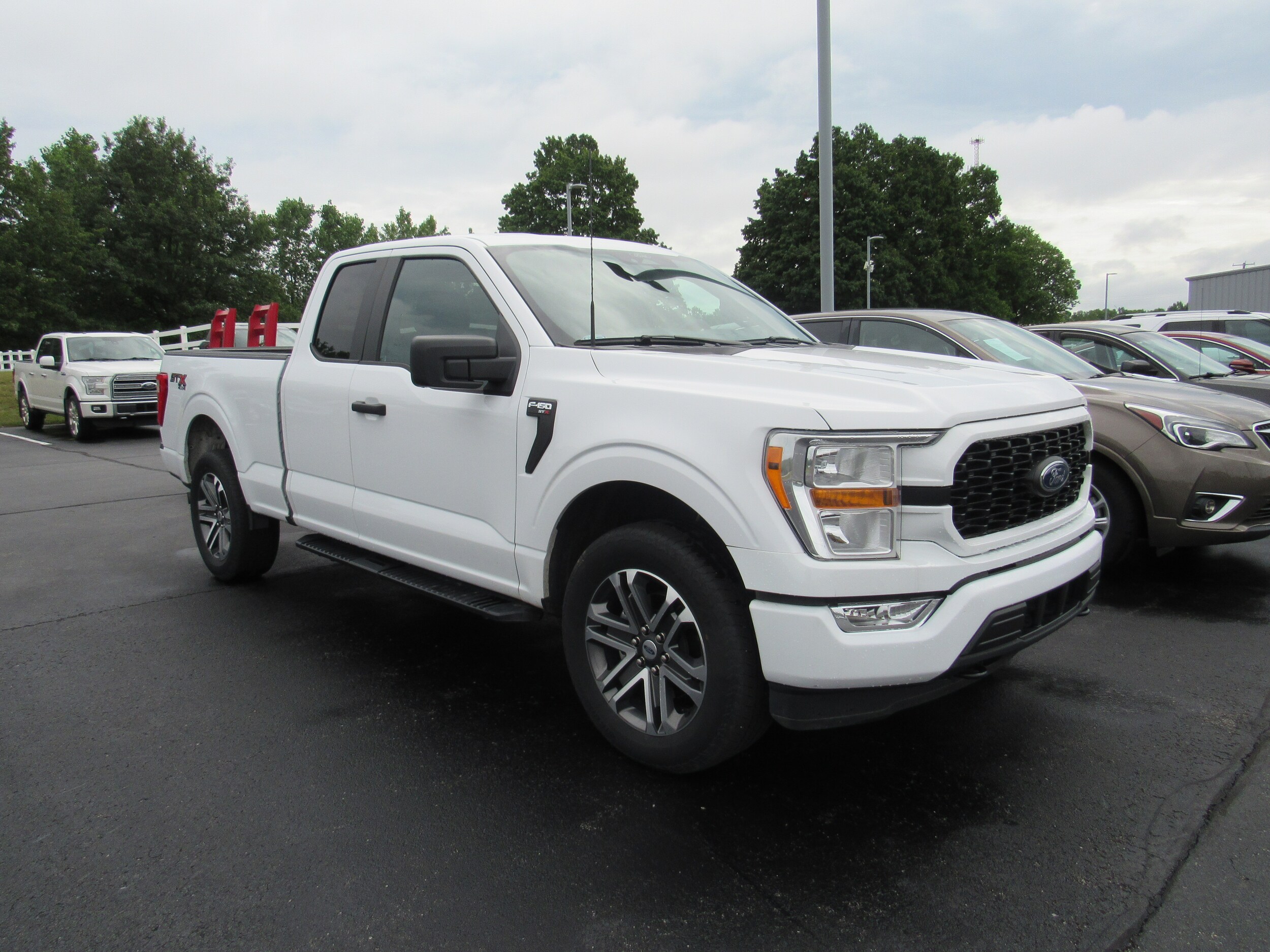 2022 Ford F-150 XL photo 3