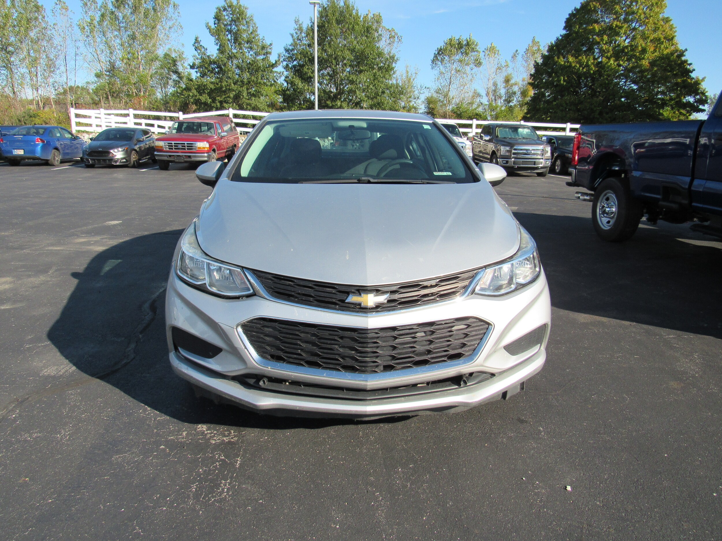 2017 Chevrolet Cruze LS photo 2