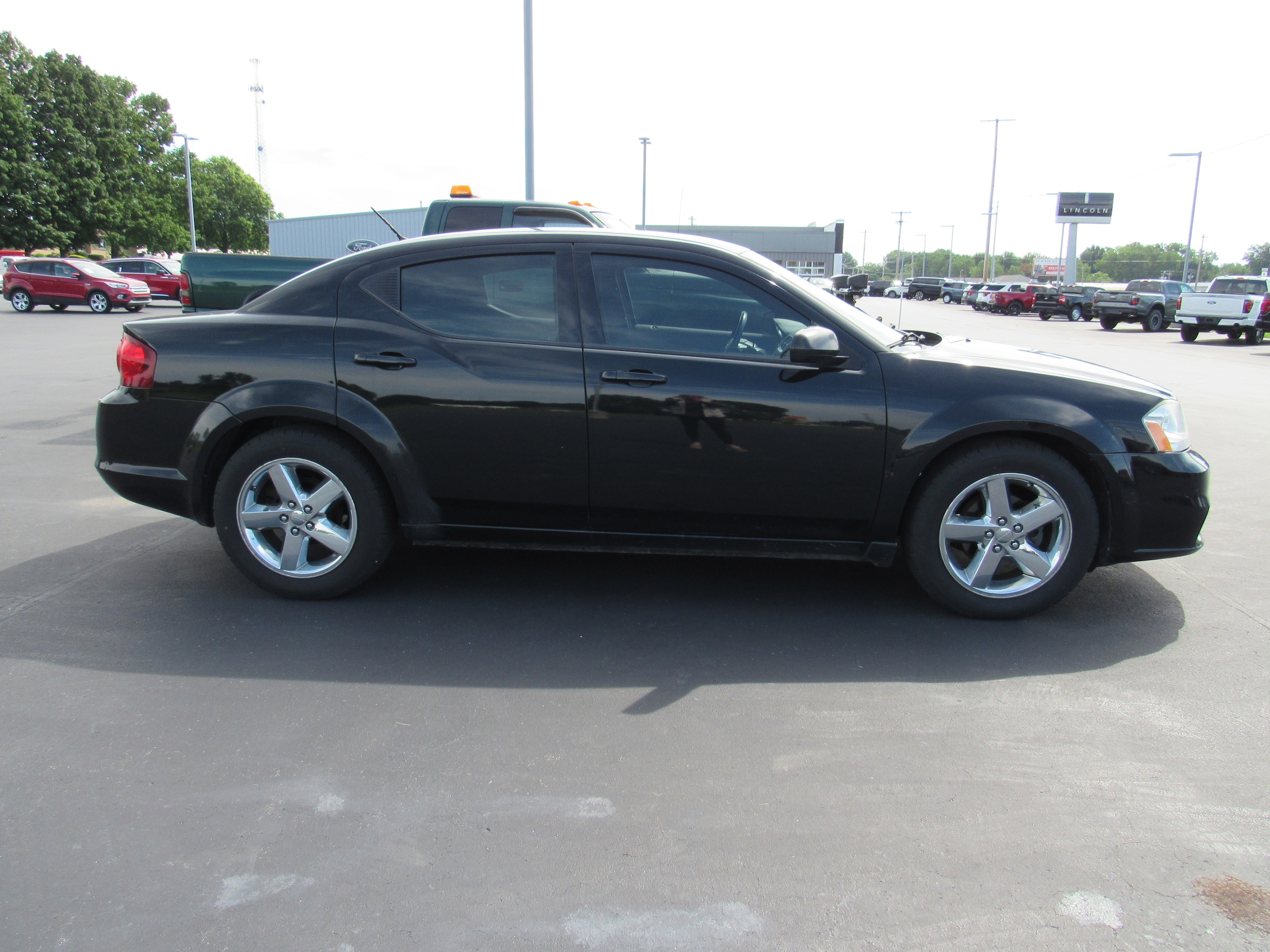 Used 2013 Dodge Avenger SXT with VIN 1C3CDZCB0DN654142 for sale in Kendallville, IN