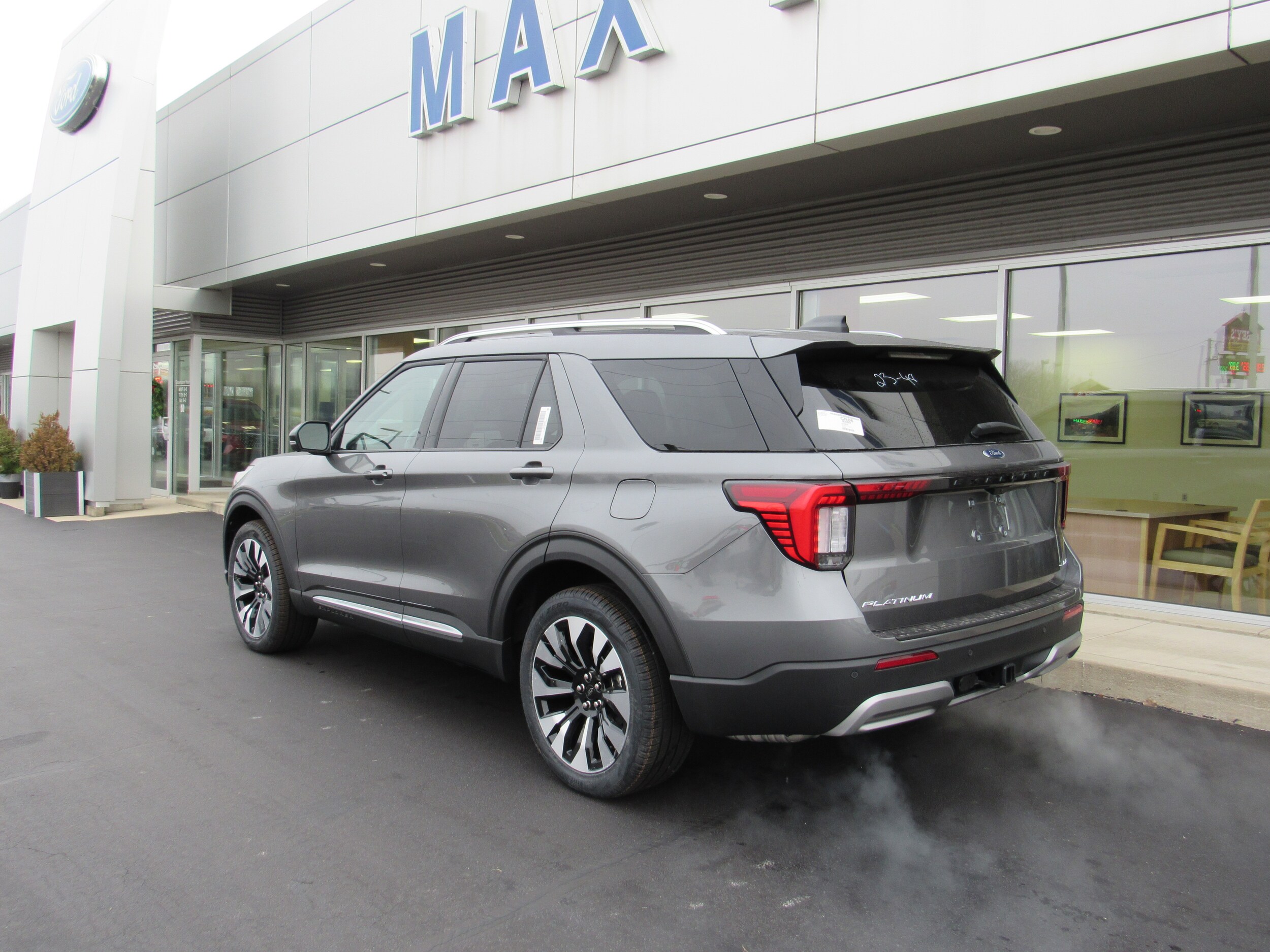 2026 Ford Explorer Platinum photo 2