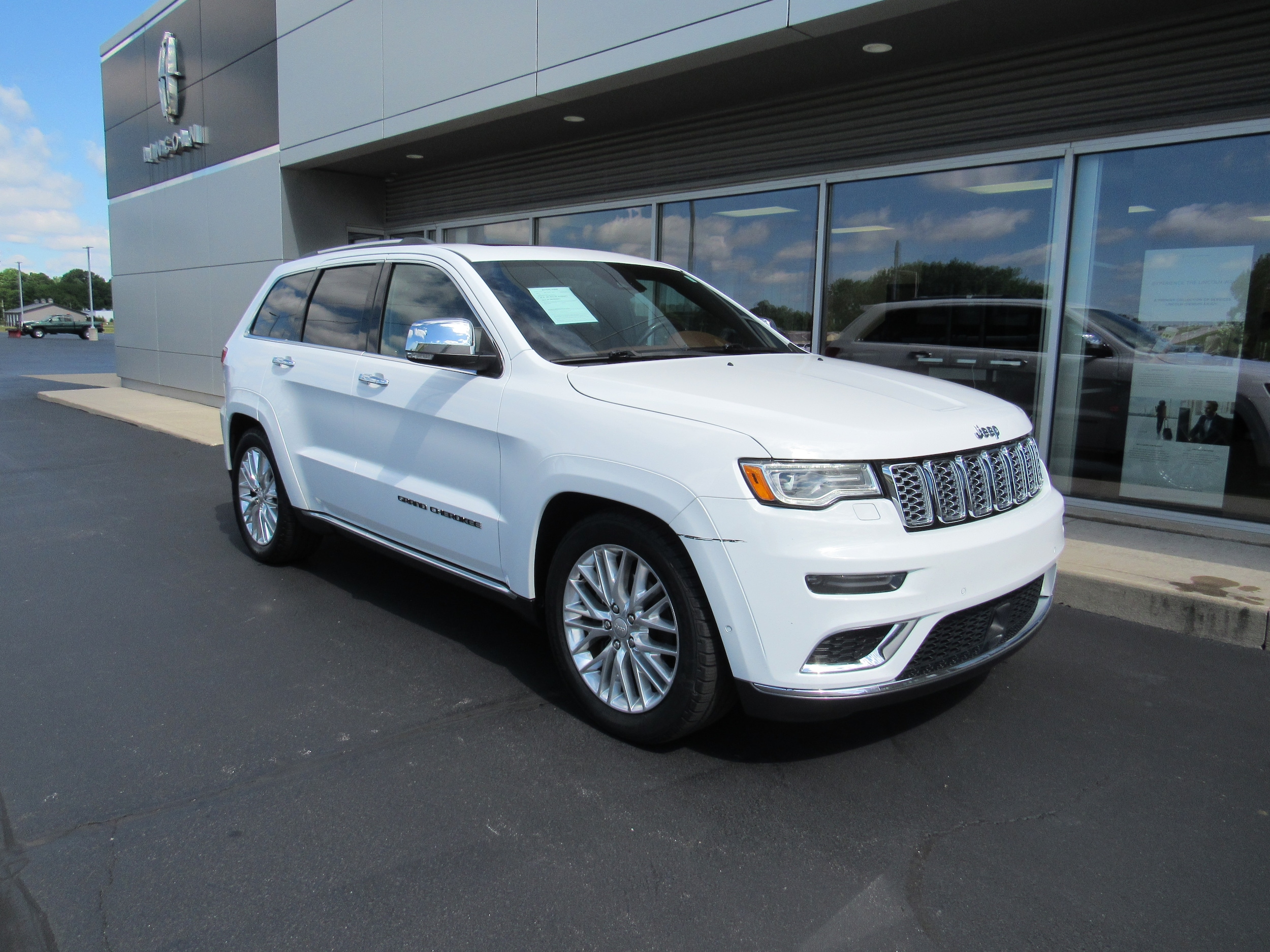 Used 2018 Jeep Grand Cherokee Summit with VIN 1C4RJFJG6JC302086 for sale in Kendallville, IN