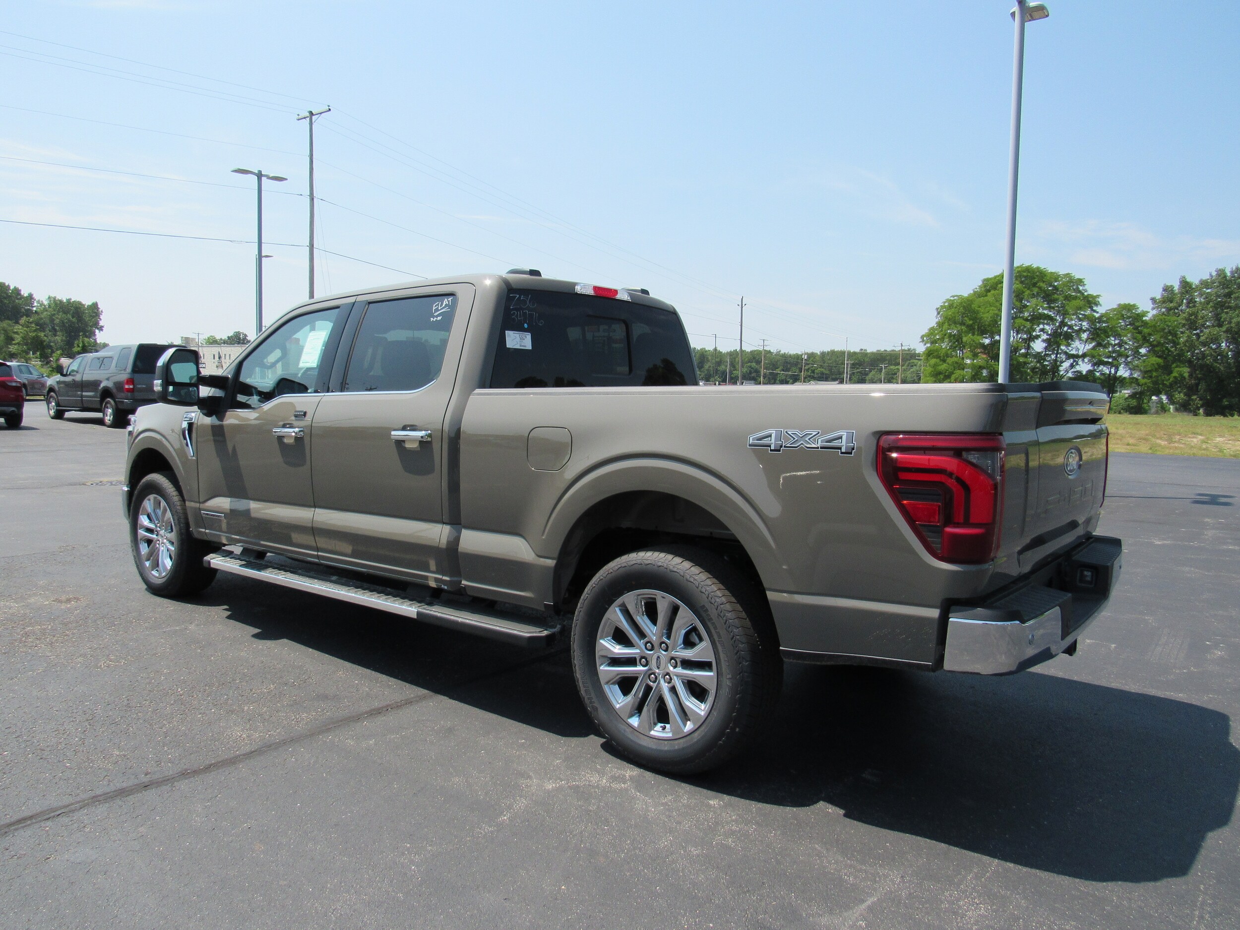 2025 Ford F-150 Lariat photo 2