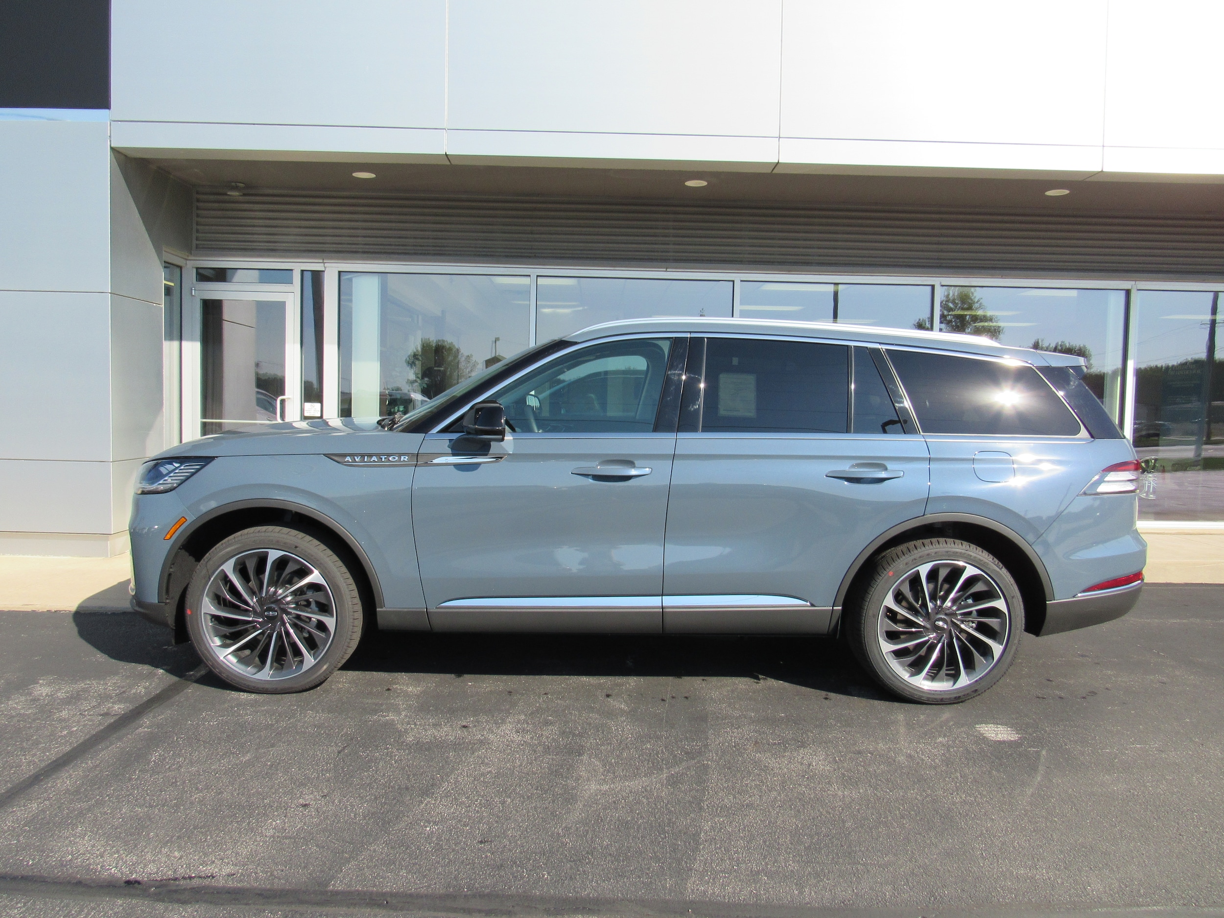 2025 Lincoln Aviator Reserve's photo
