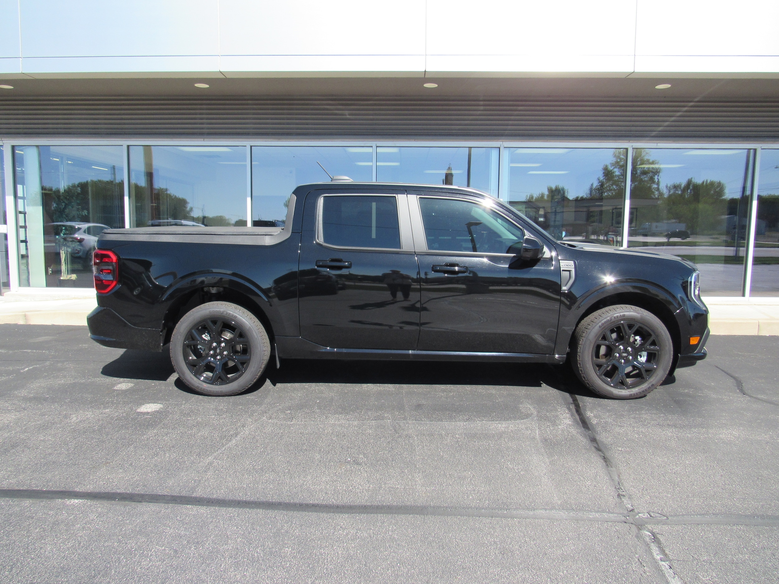 2025 Ford Maverick Lobo's photo