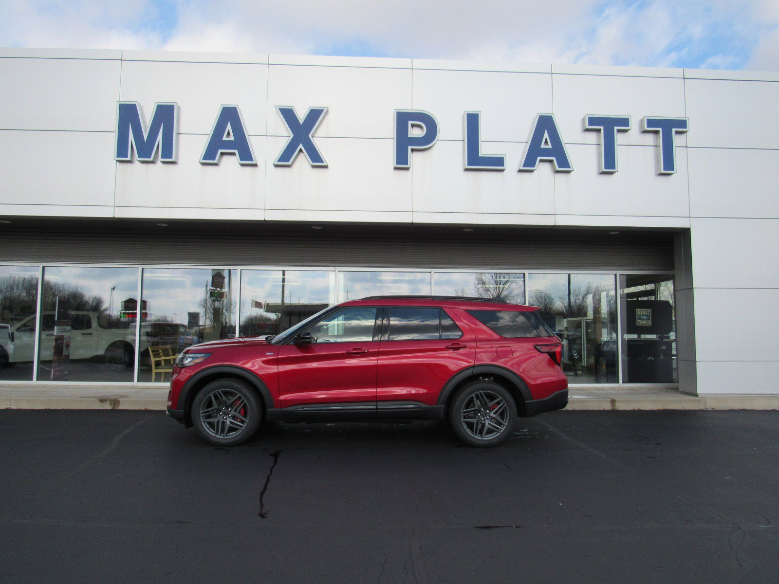 2026 Ford Explorer ST-LINE's photo