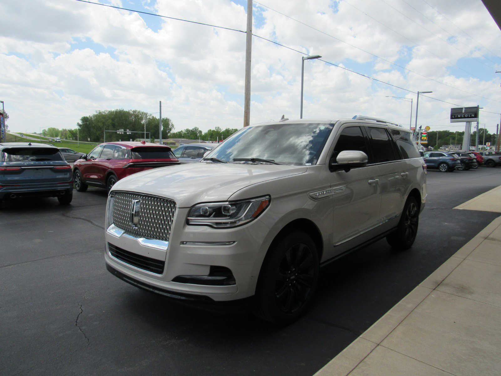 2024 Lincoln Navigator Reserve photo 3