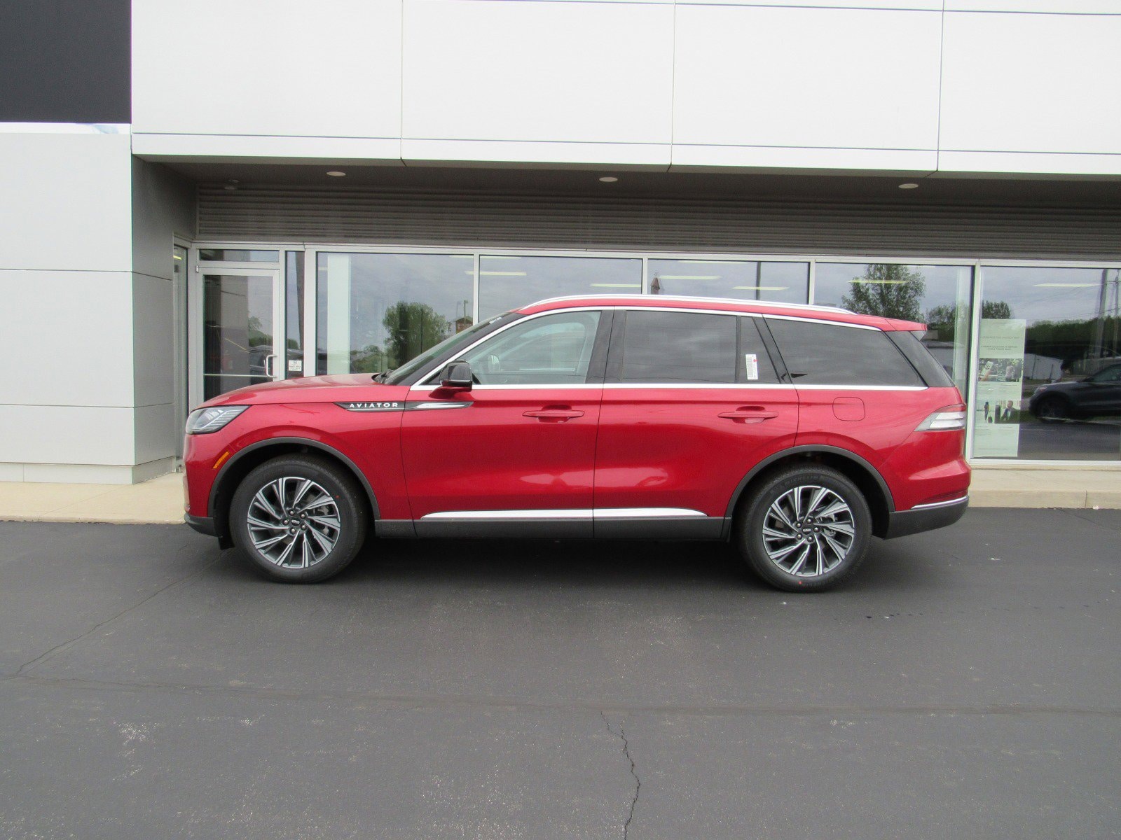 2026 Lincoln Aviator Premiere AWD's photo