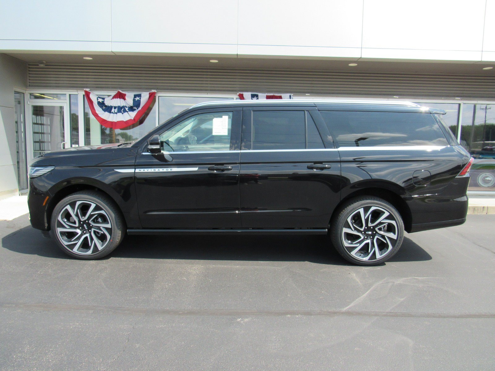 2027 Lincoln Navigator L