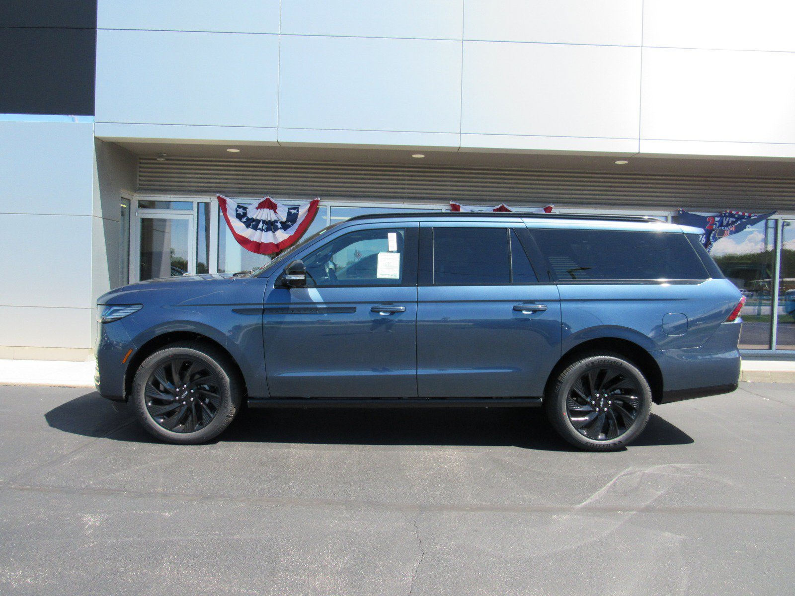 2027 Lincoln Navigator L