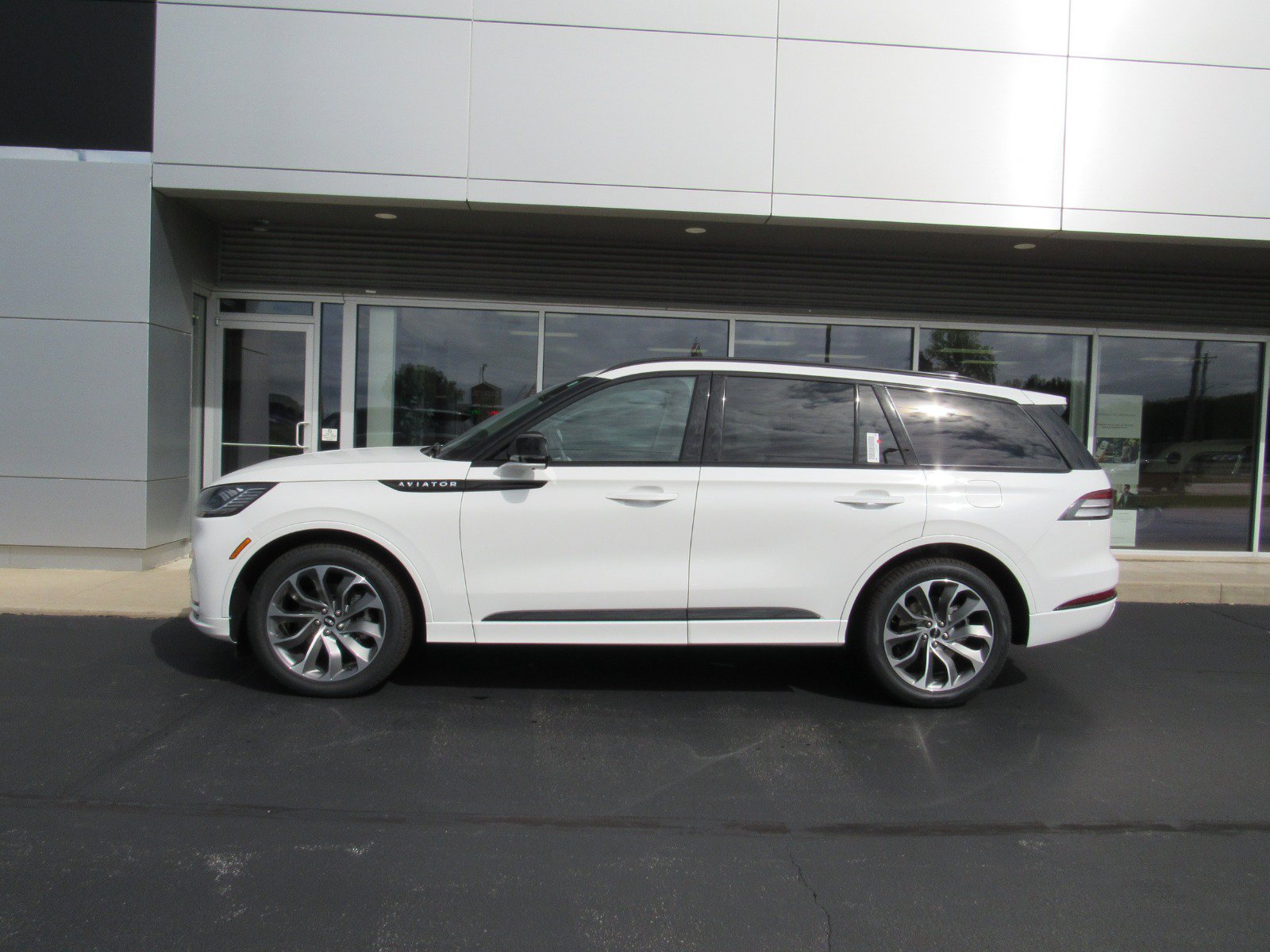 2027 Lincoln Aviator Premiere