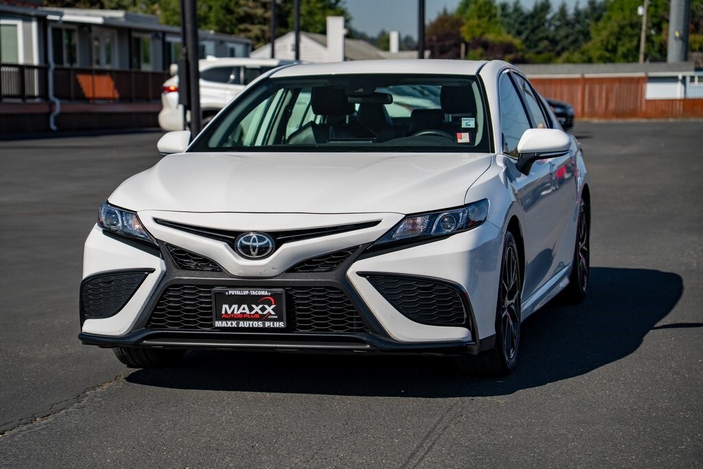 2024 Toyota Camry SE photo 4