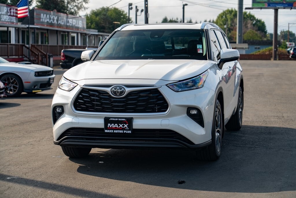 2020 Toyota Highlander XLE photo 2