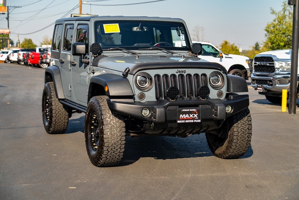 2014 Jeep Wrangler Unlimited Sport S photo 2