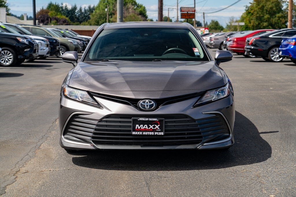 2021 Toyota Camry LE photo 2