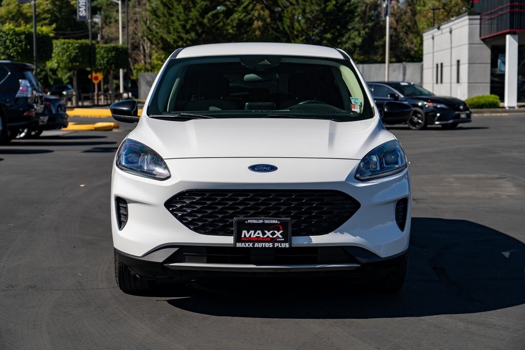 2020 Ford Escape SE Sport Hybrid photo 3