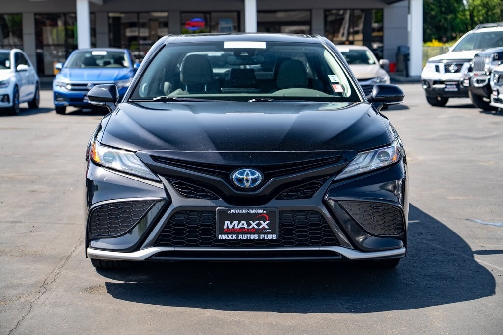 2021 Toyota Camry Hybrid XSE photo 2