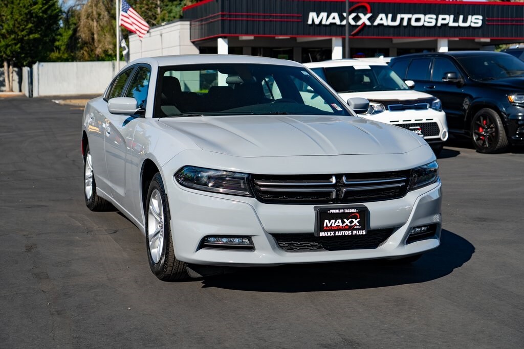 2022 Dodge Charger SXT photo 2