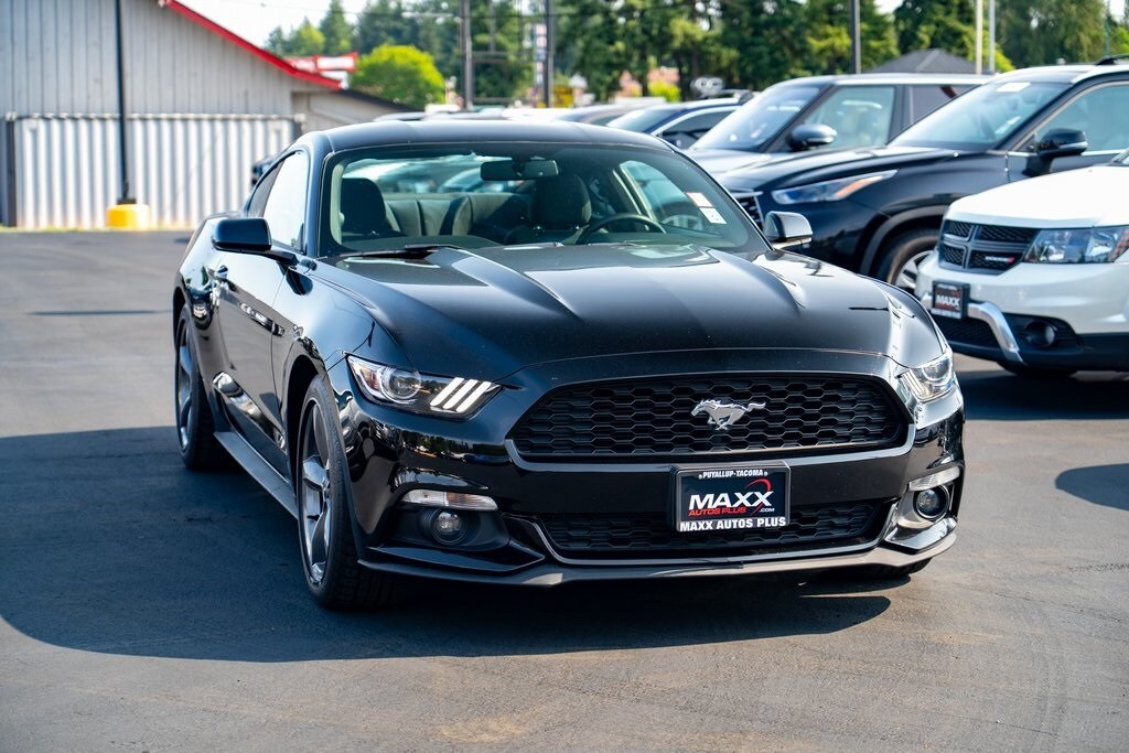 2017 Ford Mustang EcoBoost photo 2