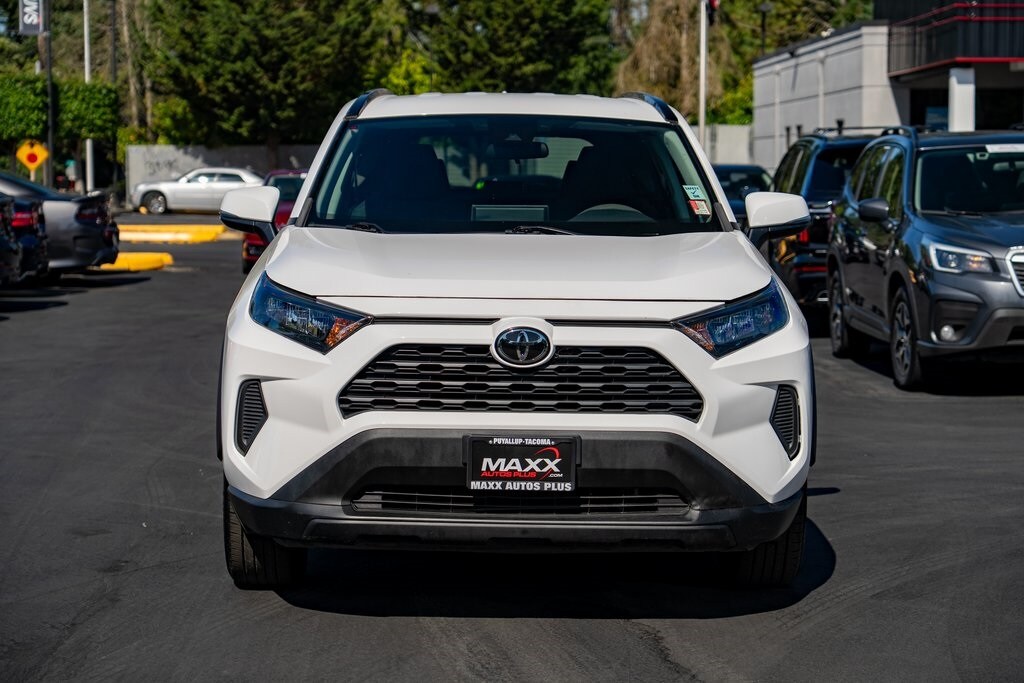 2021 Toyota RAV4 LE photo 3