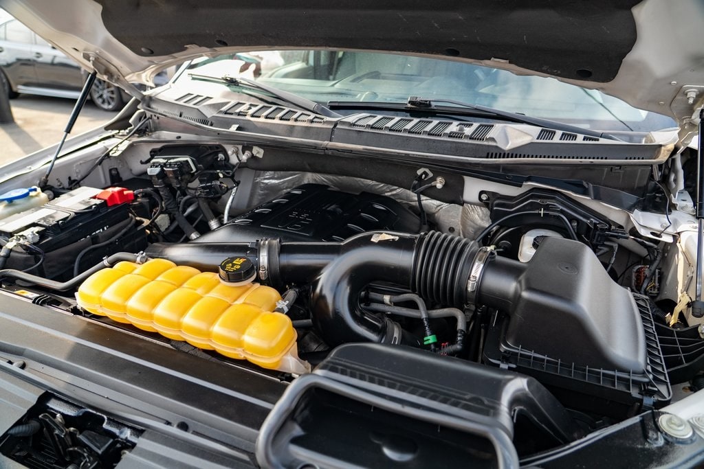 2016 Ford F-150 XLT photo 4